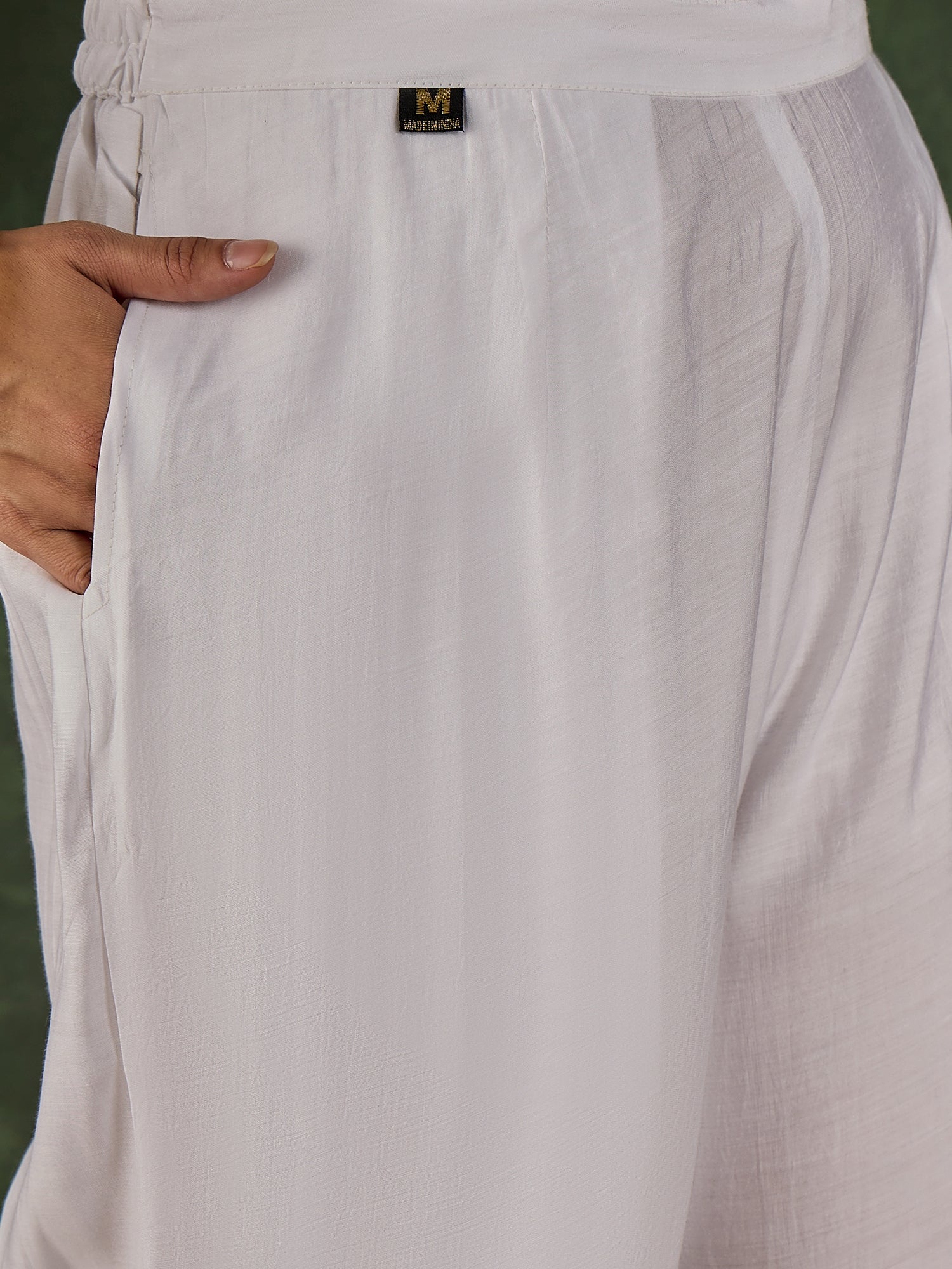 Shyamarani Women's Silk Blend Embroidered Straight Kurta & Pant Set