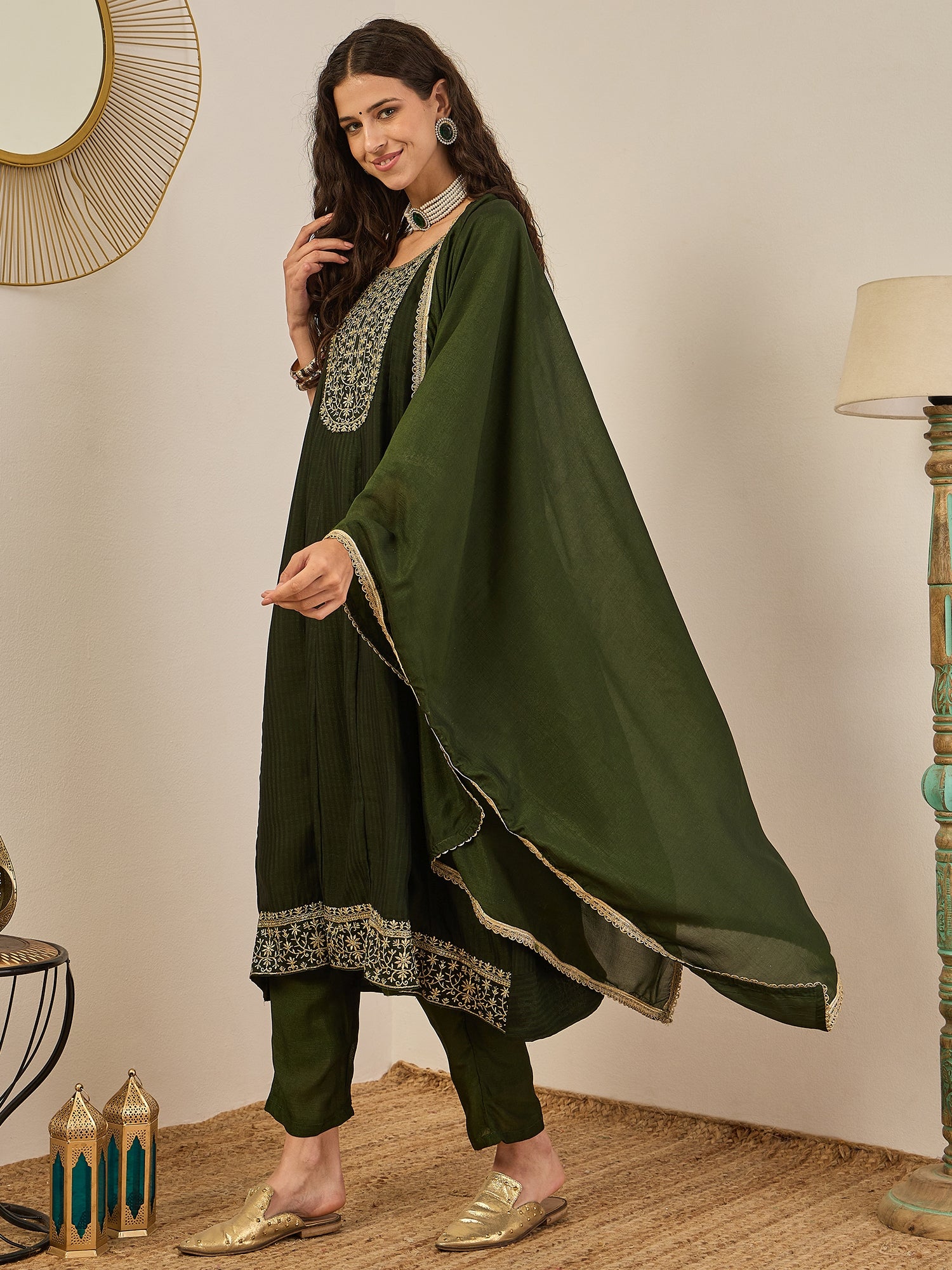 Shravya Green Embroidered Silk Blend Anarkali Kurta Pant With Dupatta Set