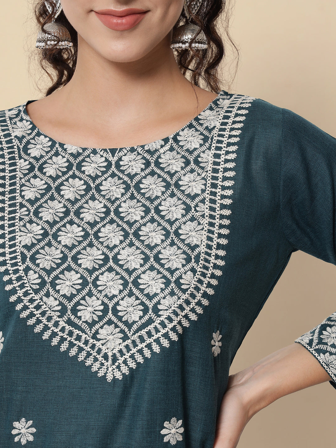 VredeVogel Women Chikan Embroidery Cotton Silk Blend Straight Kurta