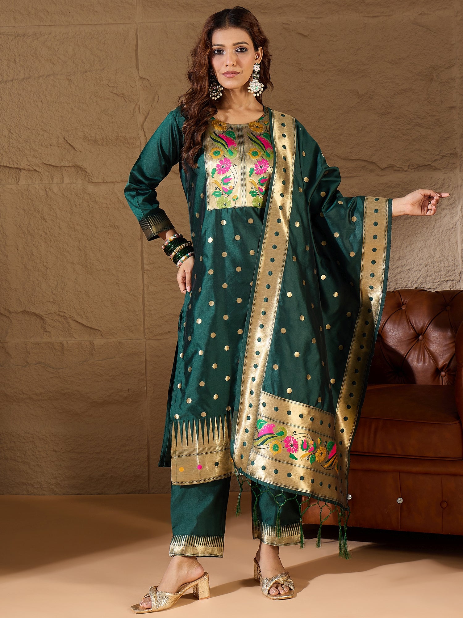 Aanira Green Cotton Silk Jacquard Kurta Pant With Banarasi Silk dupatta