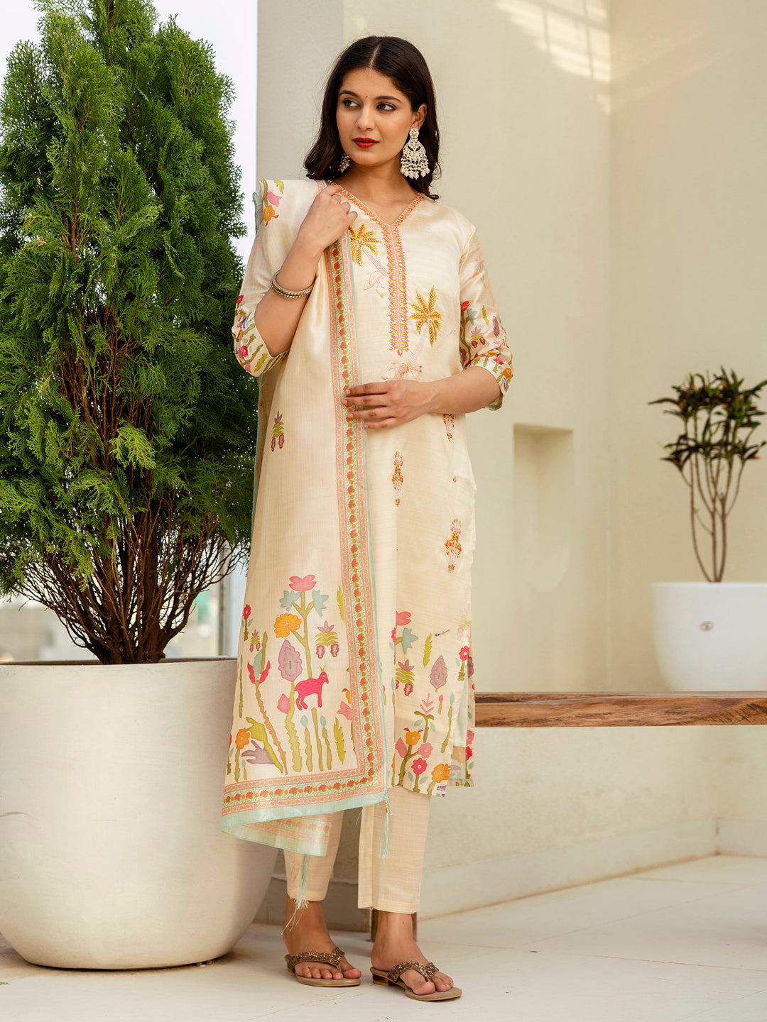 Charvi Cream Floral Print  Silk Women Kurta Sets With Printed Dupatta Suits