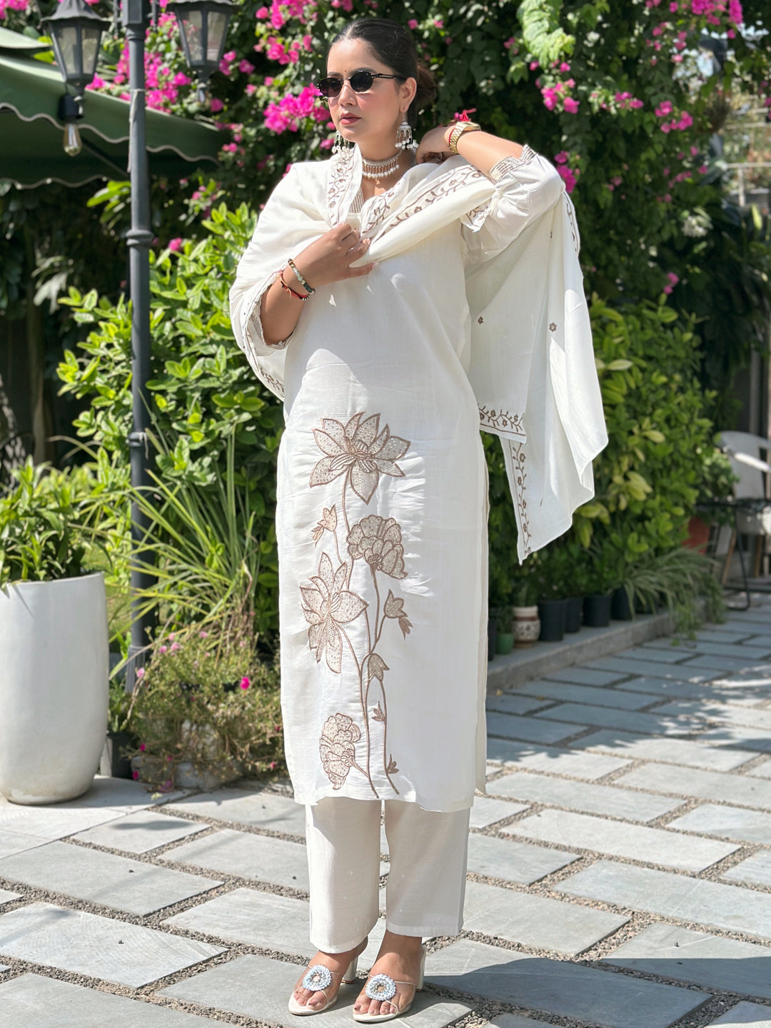 Vira White Kurta and Pant Dupatta Sets Silk Blend Fabrics with Embroidery