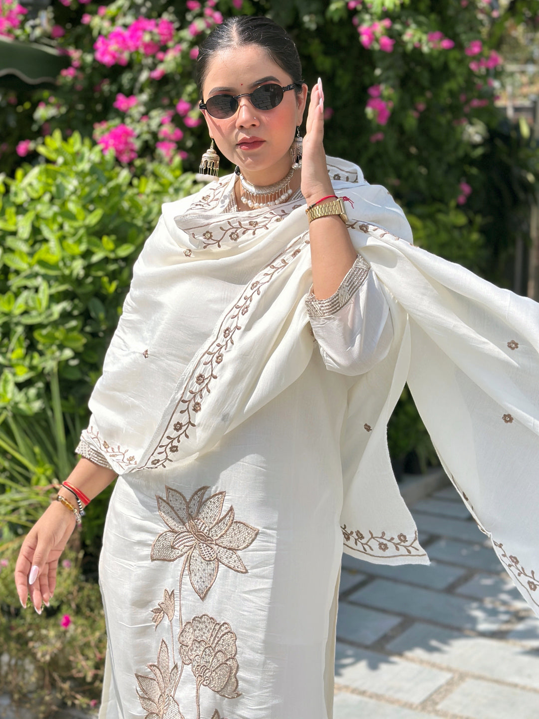 Vira White Kurta and Pant Dupatta Sets Silk Blend Fabrics with Embroidery