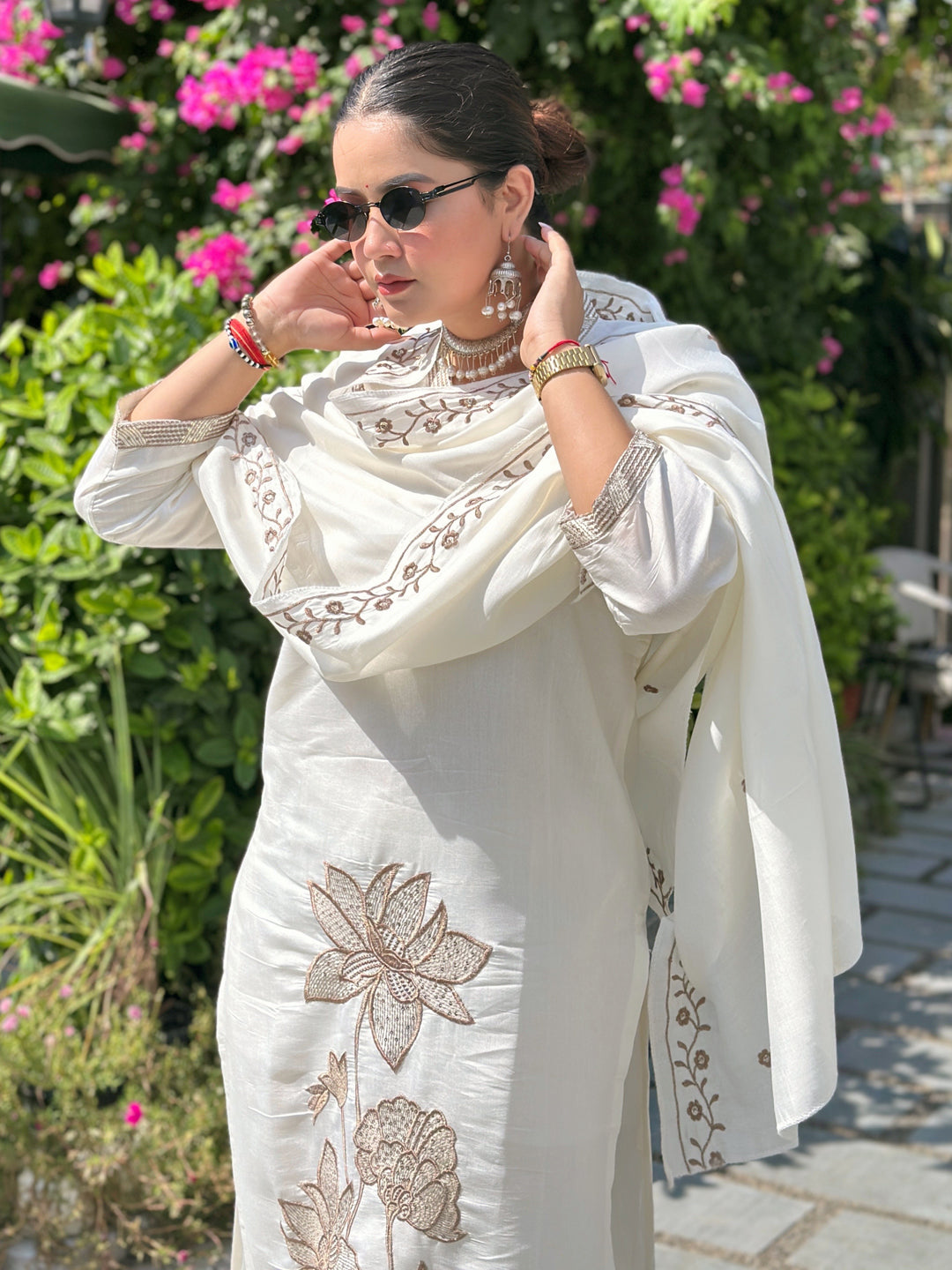 Vira White Kurta and Pant Dupatta Sets Silk Blend Fabrics with Embroidery