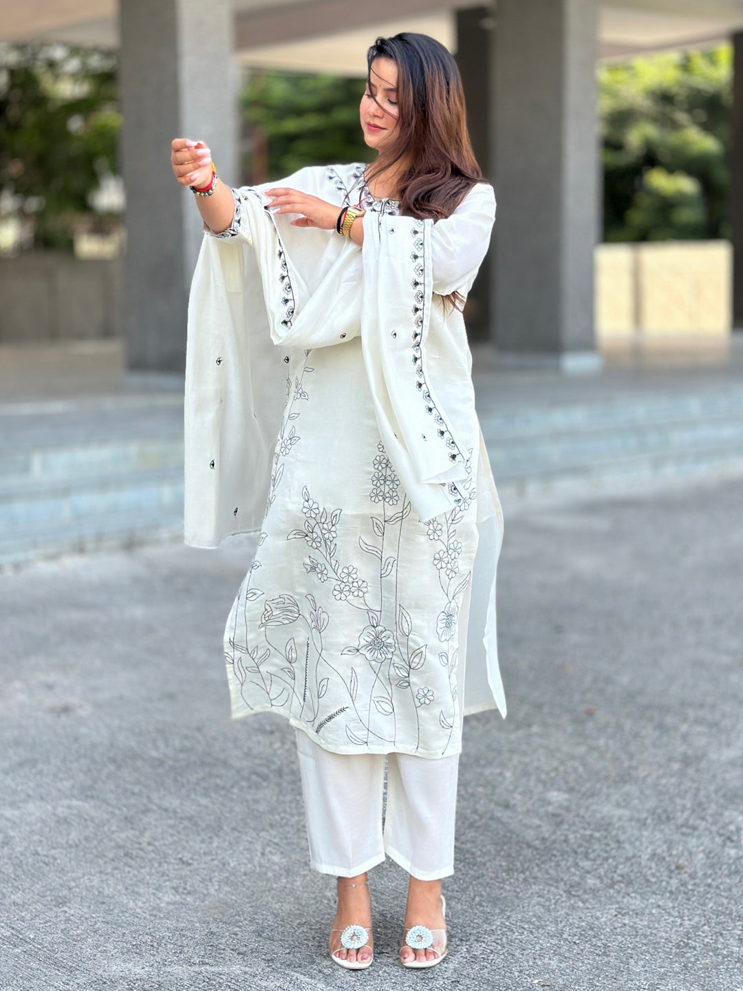Shruta White Kurta and Pant Dupatta Sets Silk Blend Fabrics with Embroidery