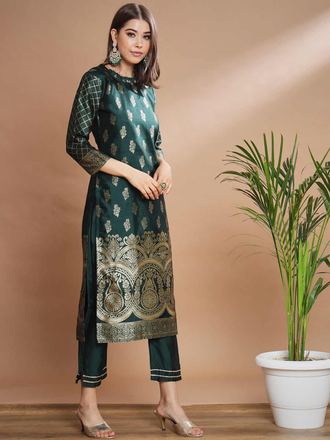 Chandrika Cotton Silk Jacquard Kurta Pant With Banarasi Silk dupatta