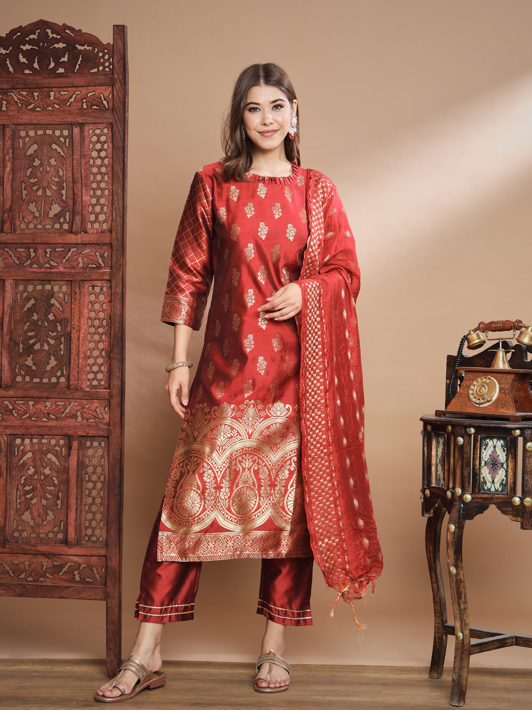 Chandrika Cotton Silk Jacquard Kurta Pant With Banarasi Silk dupatta
