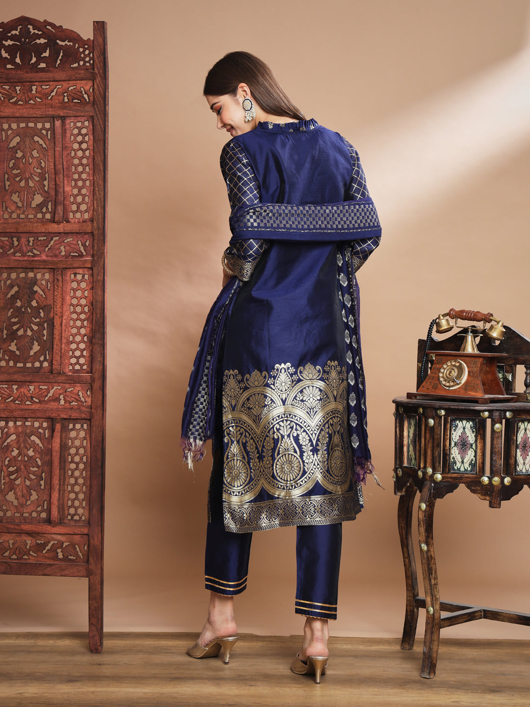 Chandrika Cotton Silk Jacquard Kurta Pant With Banarasi Silk dupatta