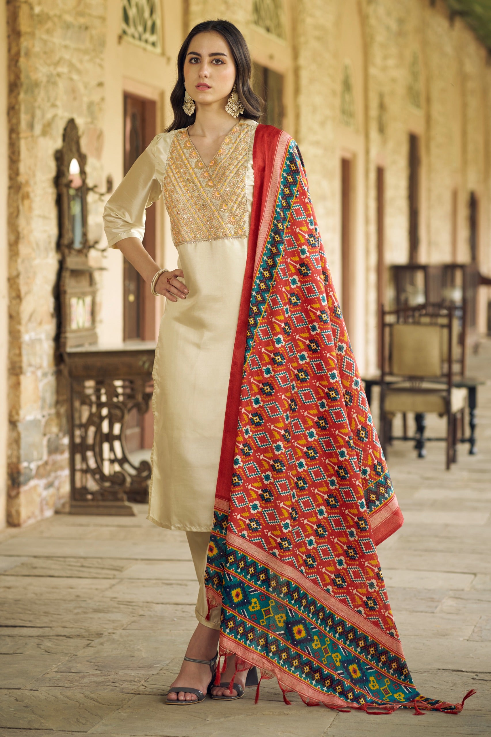 Zansi  Women Kurta and Trousers Pant Set Silk Blend