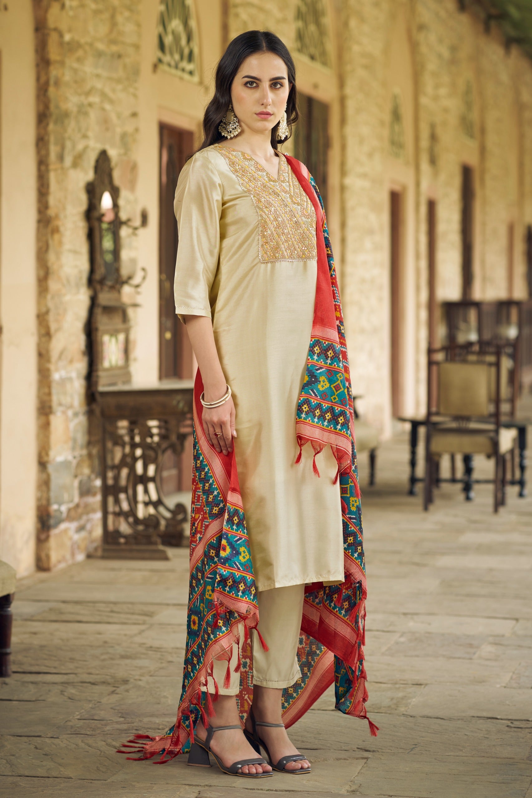 Zansi  Women Kurta and Trousers Pant Set Silk Blend