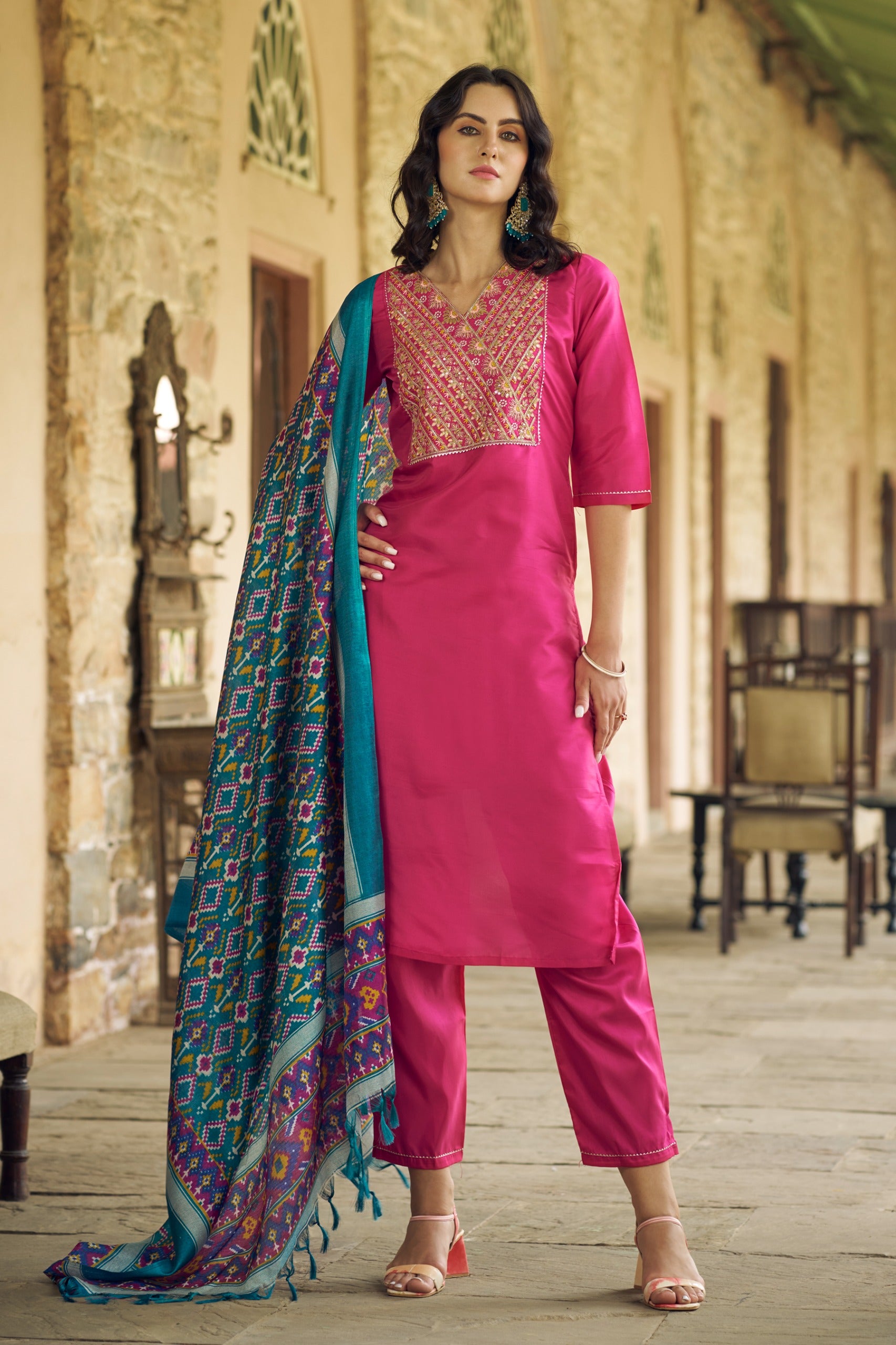 Zansi  Women Kurta and Trousers Pant Set Silk Blend
