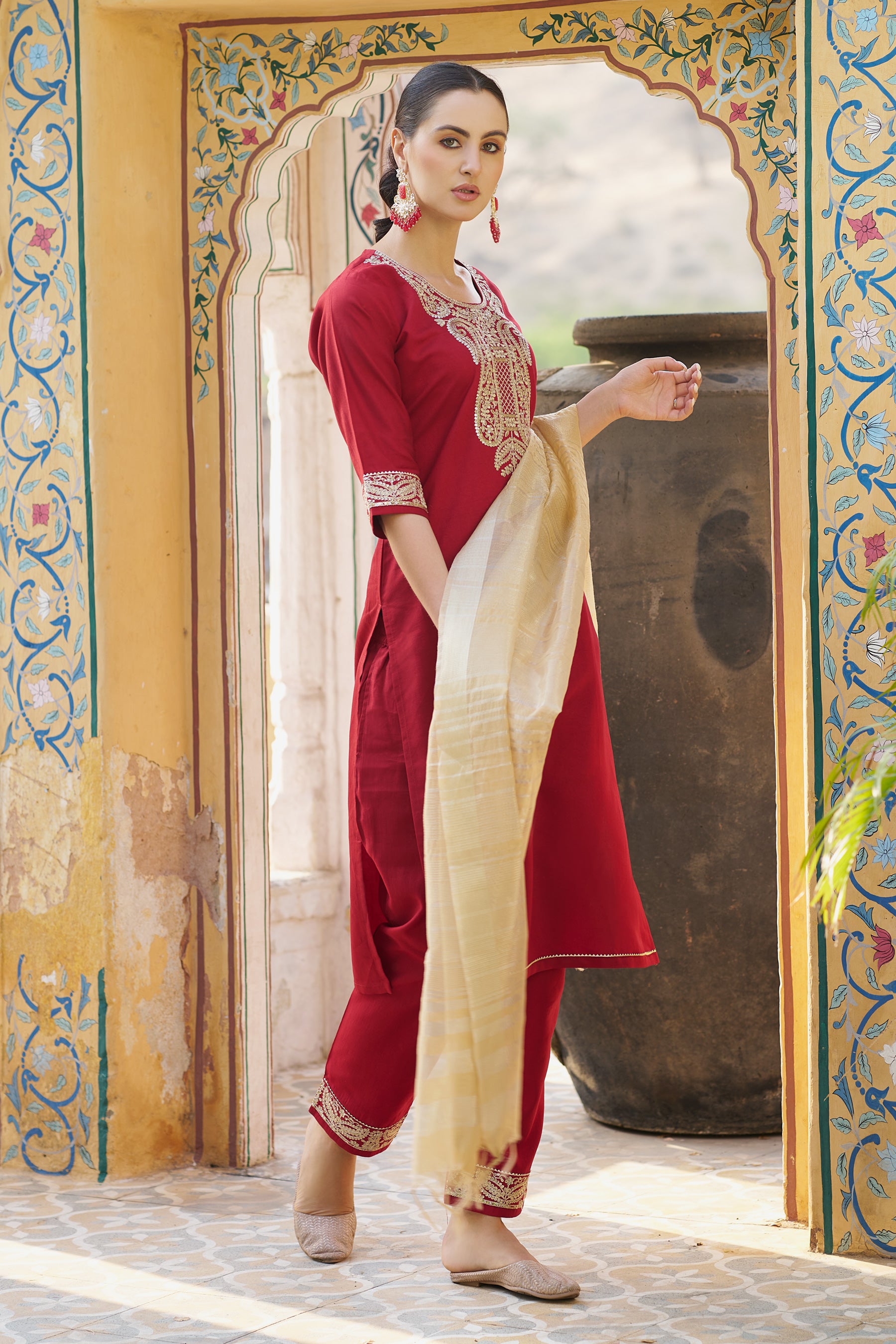 Apsara Women Kurta and Pant Sest Viscose Rayon