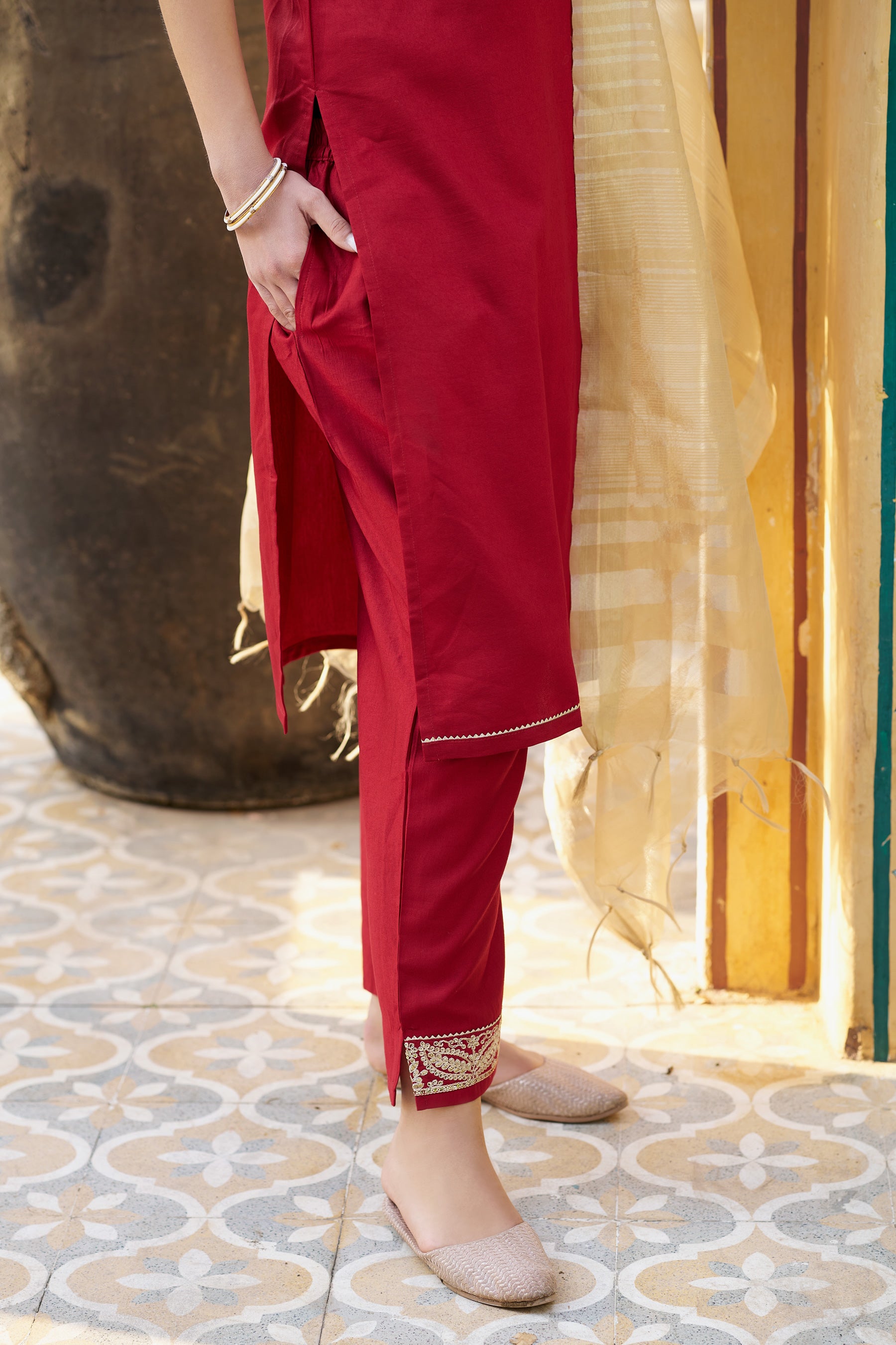 Apsara Women Kurta and Pant Sest Viscose Rayon