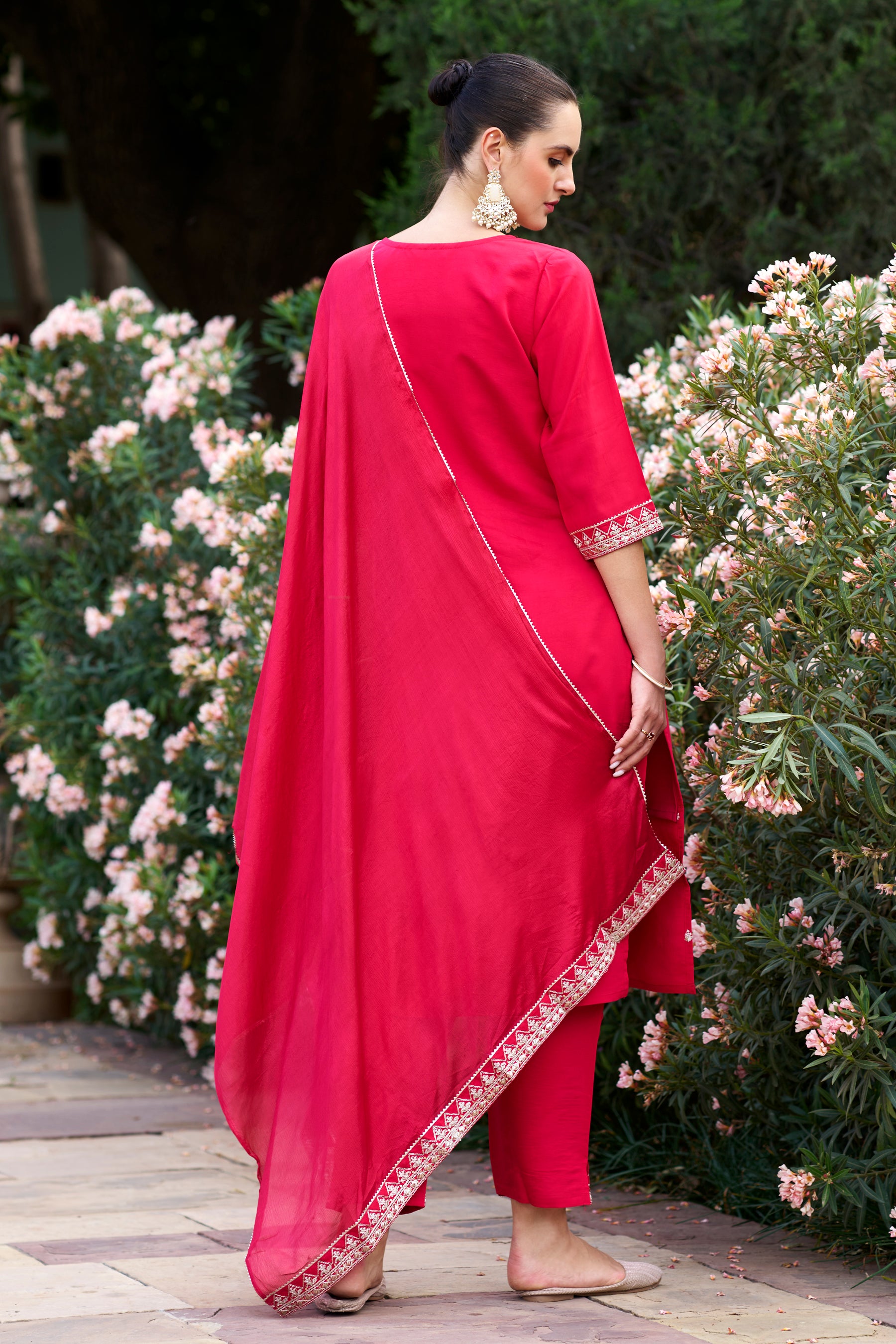 Roohani Women Kurta and Pant Sets Silk Blend Fabric