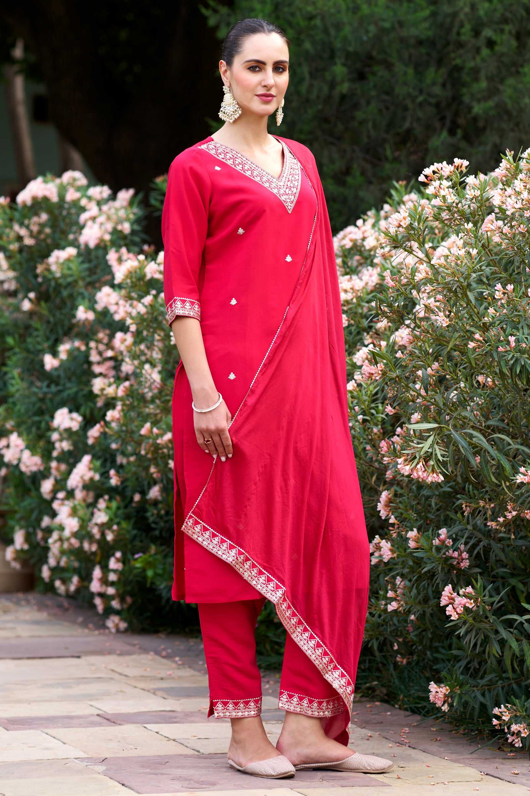 Roohani Women Kurta and Pant Sets Silk Blend Fabric