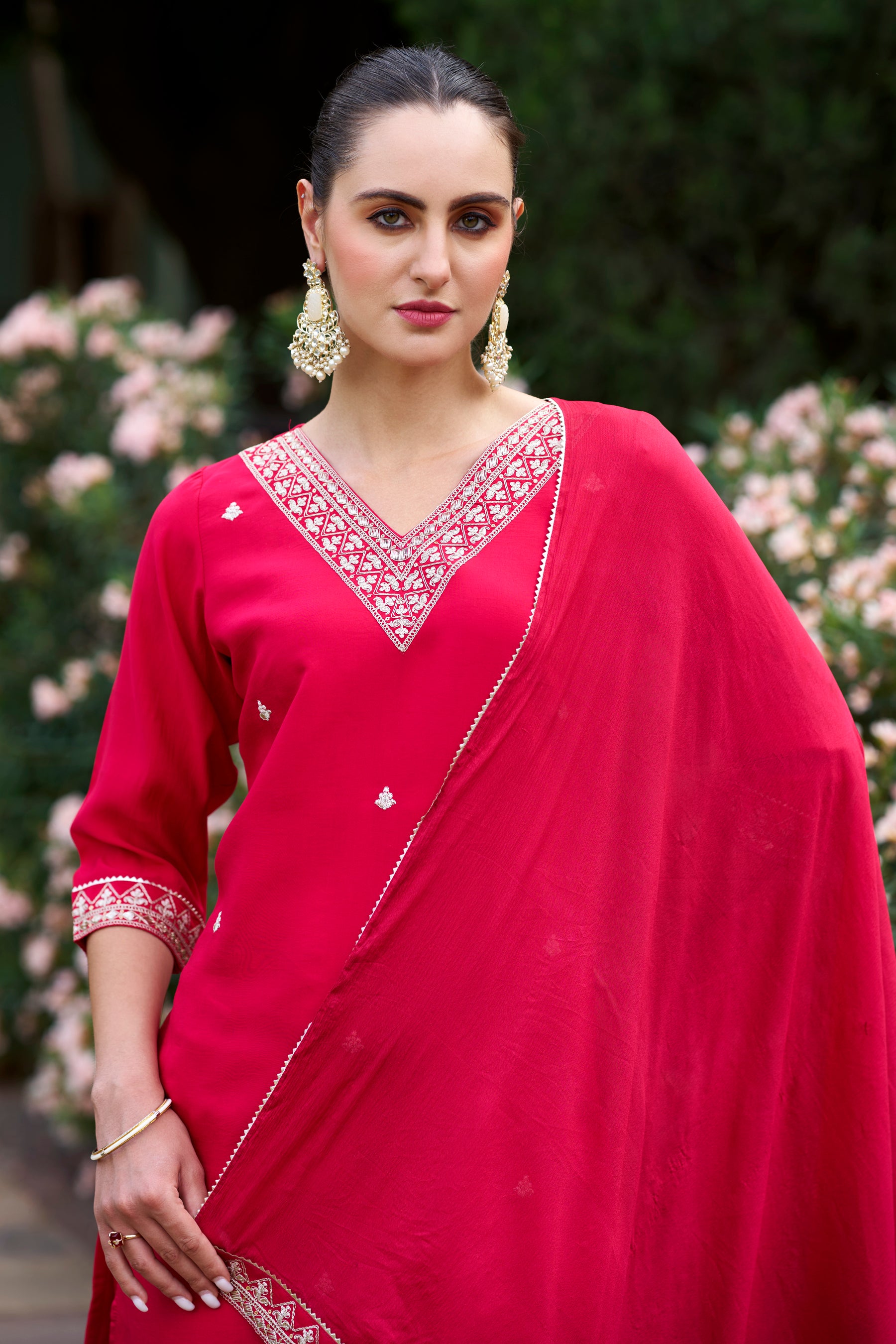 Roohani Women Kurta and Pant Sets Silk Blend Fabric
