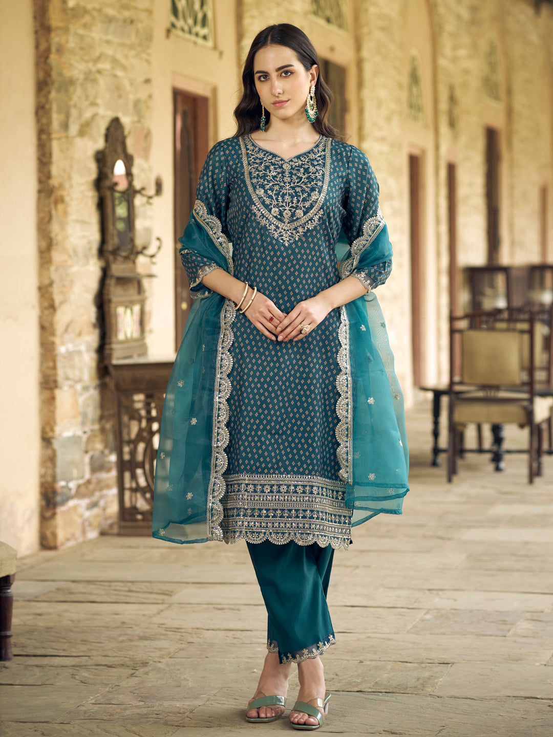 Chaitra Women Kurta and Pant Sets Muslin Print Fabric