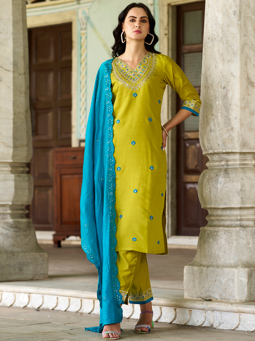 Chandni Women Kurta and Pant Sets Silk Blend Fabric