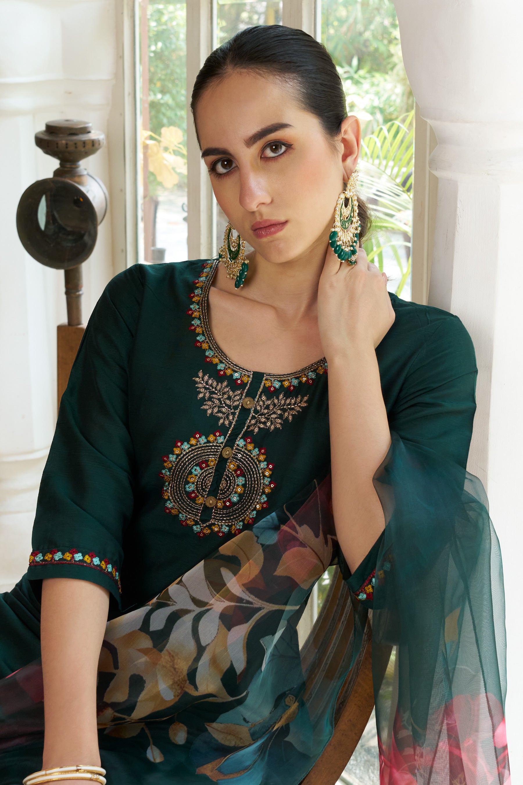 Diya Women Kurta and Pant Sets Cotton Silk Fabric