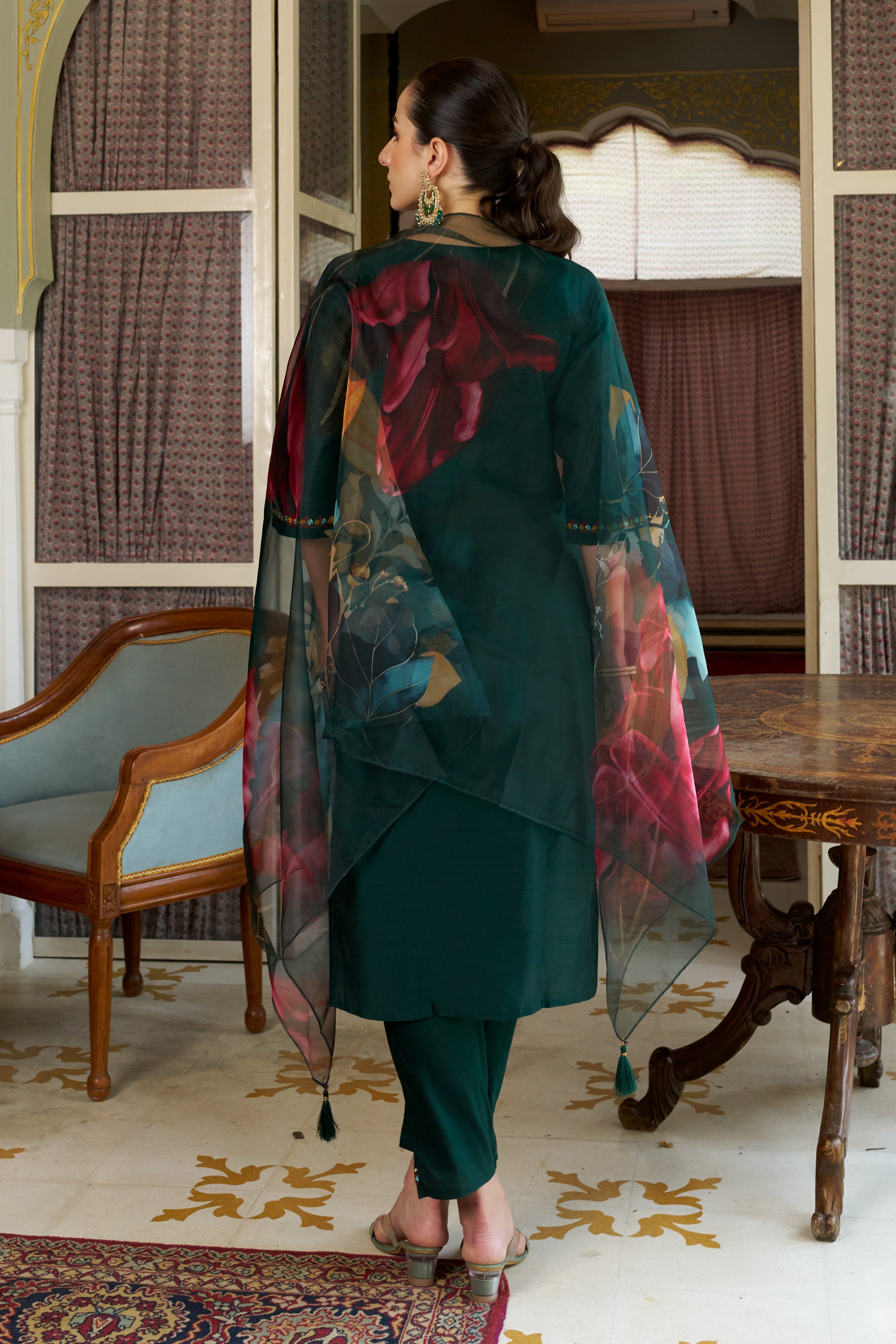 Diya Women Kurta and Pant Sets Cotton Silk Fabric