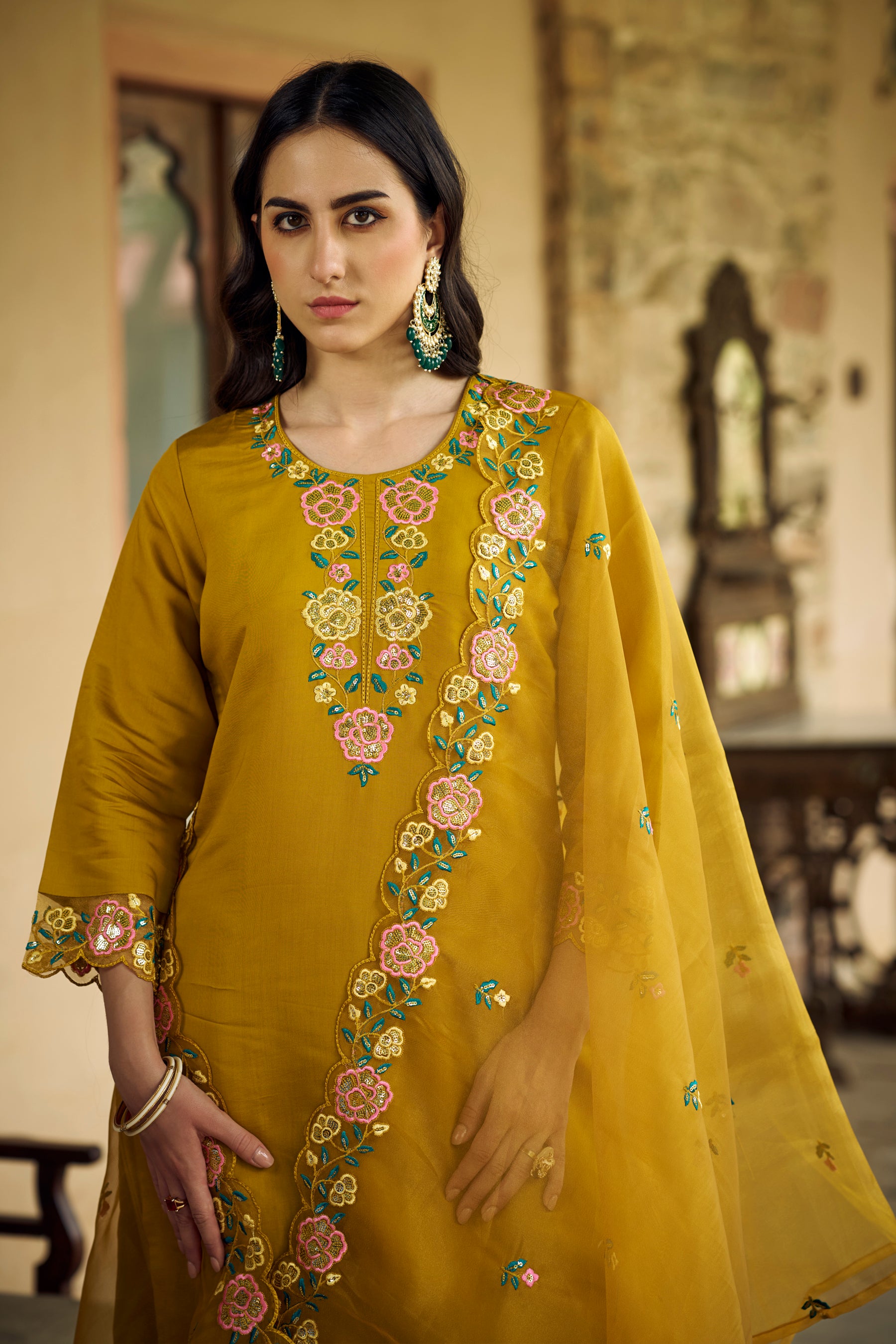 Virasat Women Kurta and Pant Sets Viscos Roman Silk Fabric