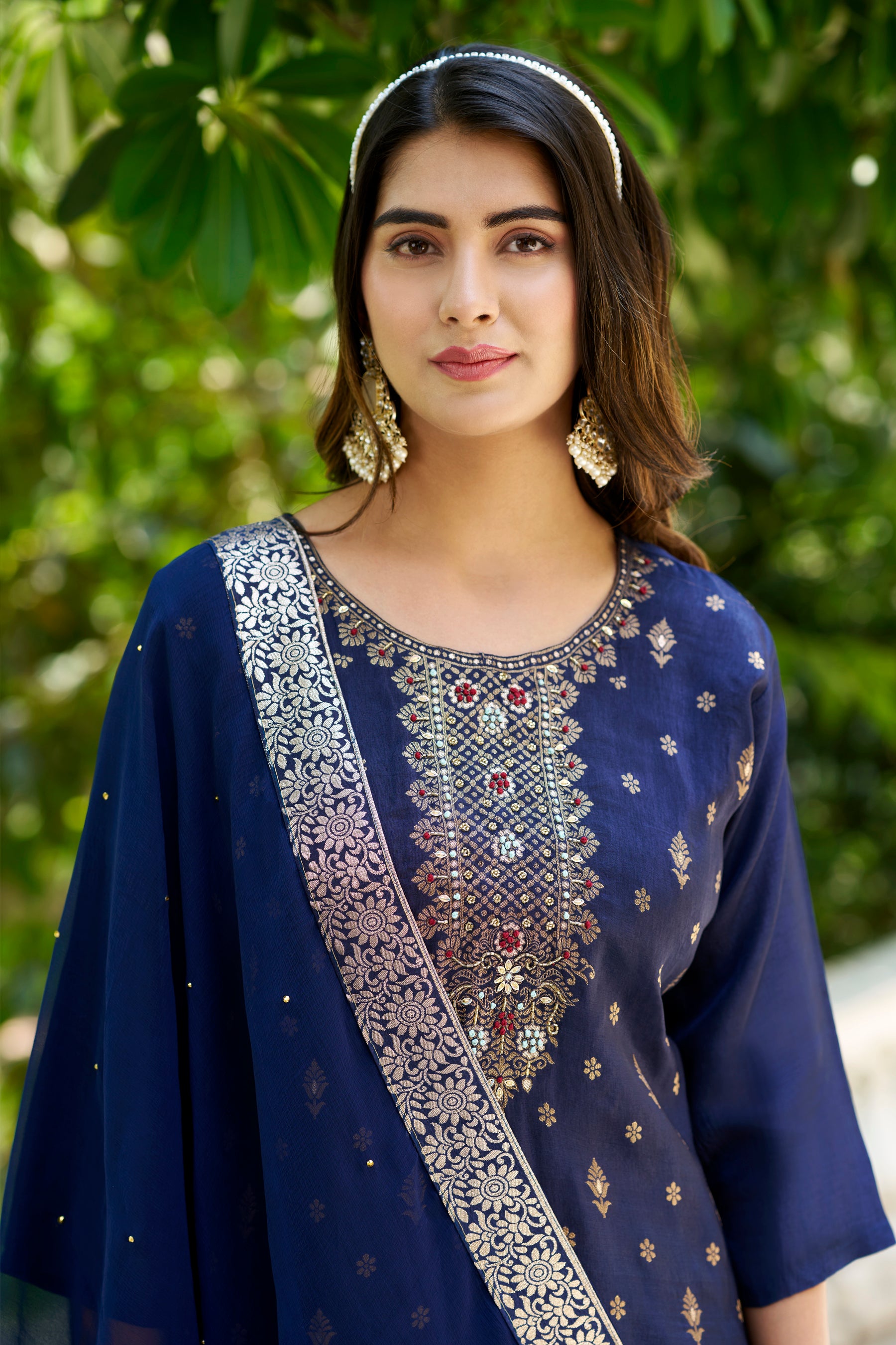 Puja Women Kurta and Pant Sets Dupatta Viscose Rayon Silk Blend with Handwork