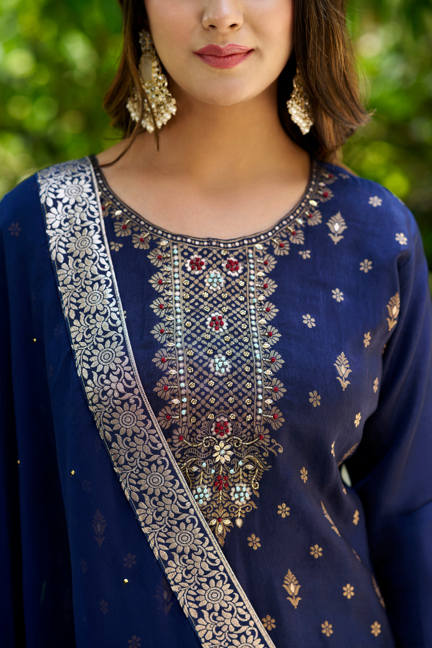 Puja Women Kurta and Pant Sets Dupatta Viscose Rayon Silk Blend with Handwork