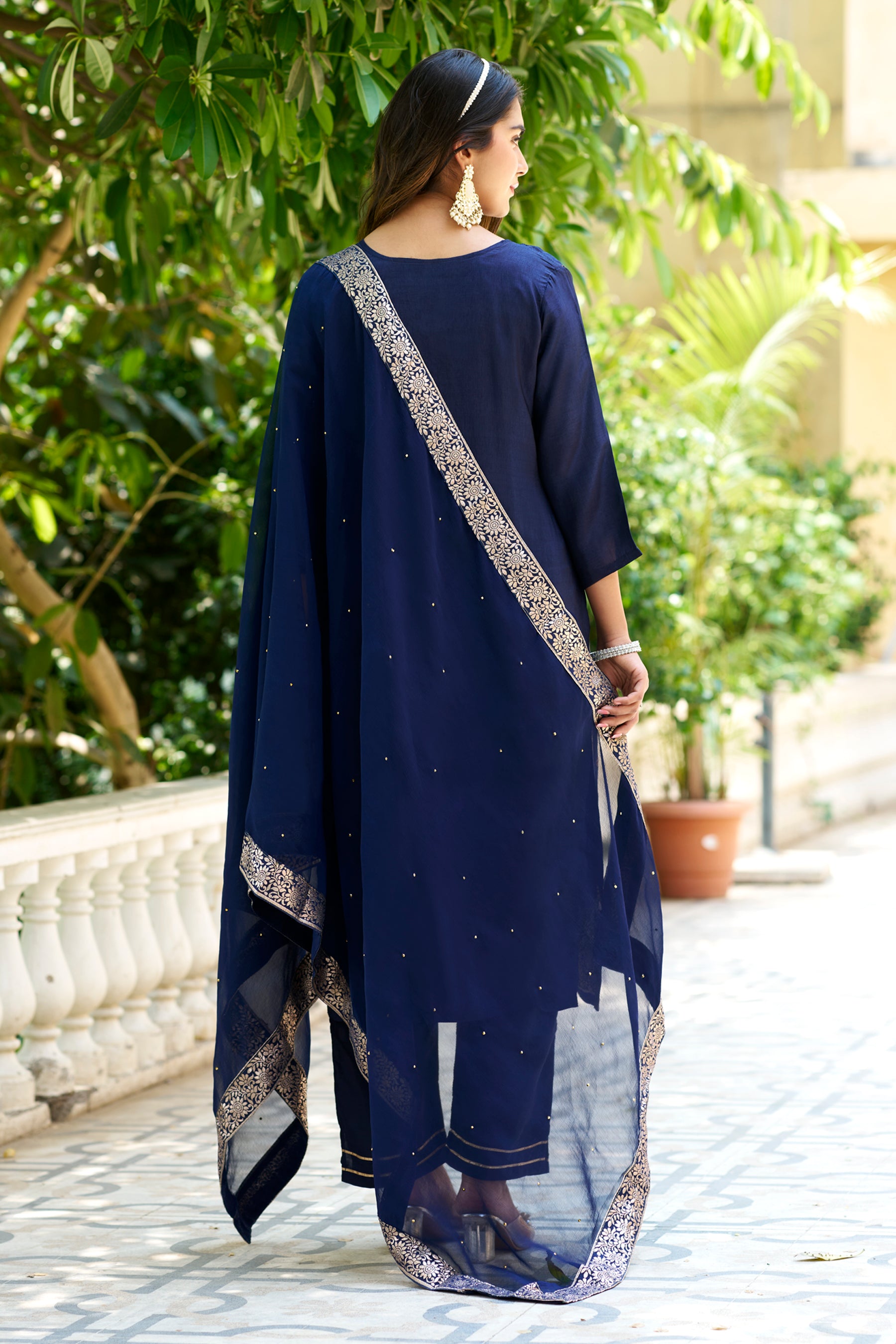 Puja Women Kurta and Pant Sets Dupatta Viscose Rayon Silk Blend with Handwork