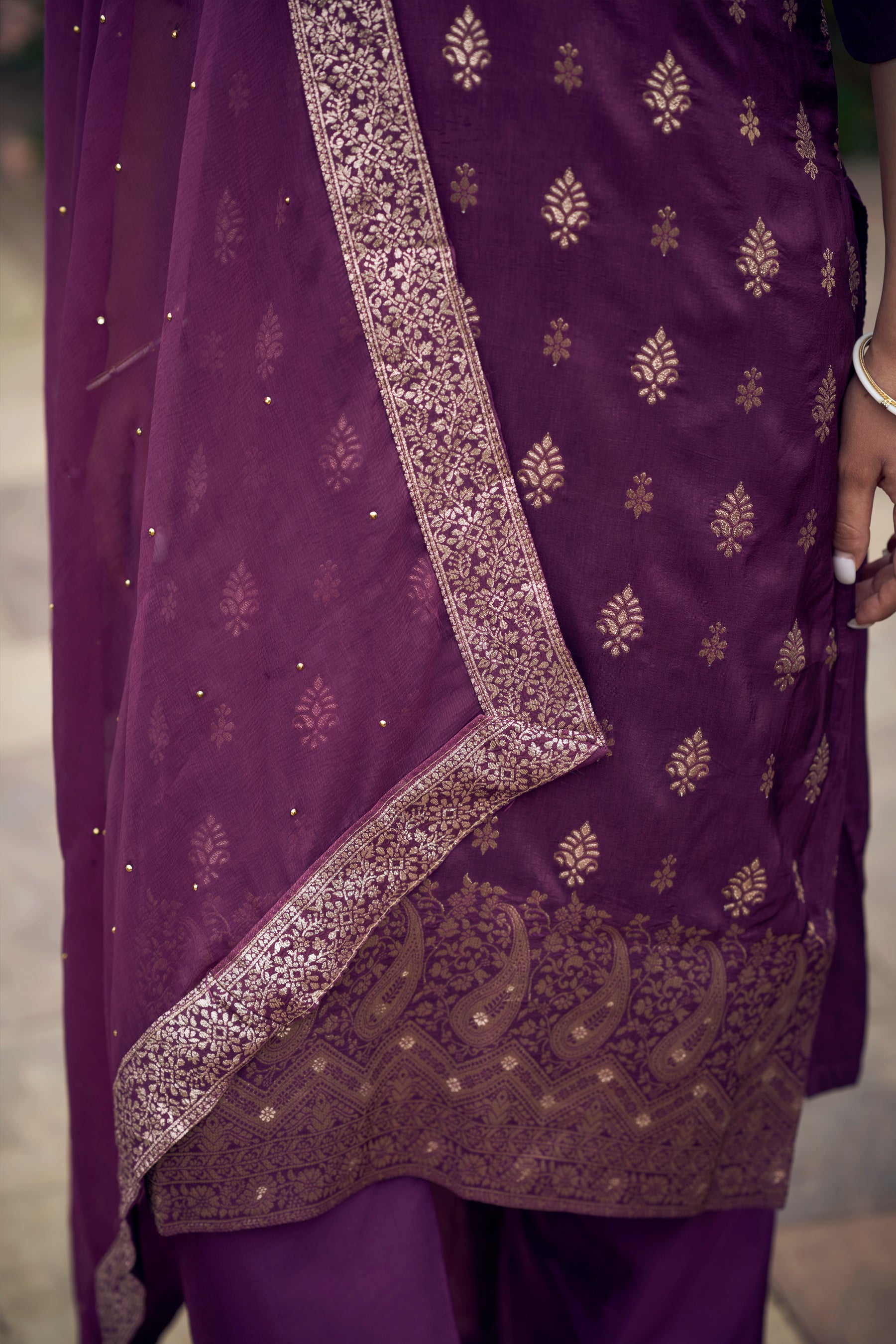 Radha Women Kurta and Pant Sets Dupatta Viscose Rayon Silk Blend with Handwork