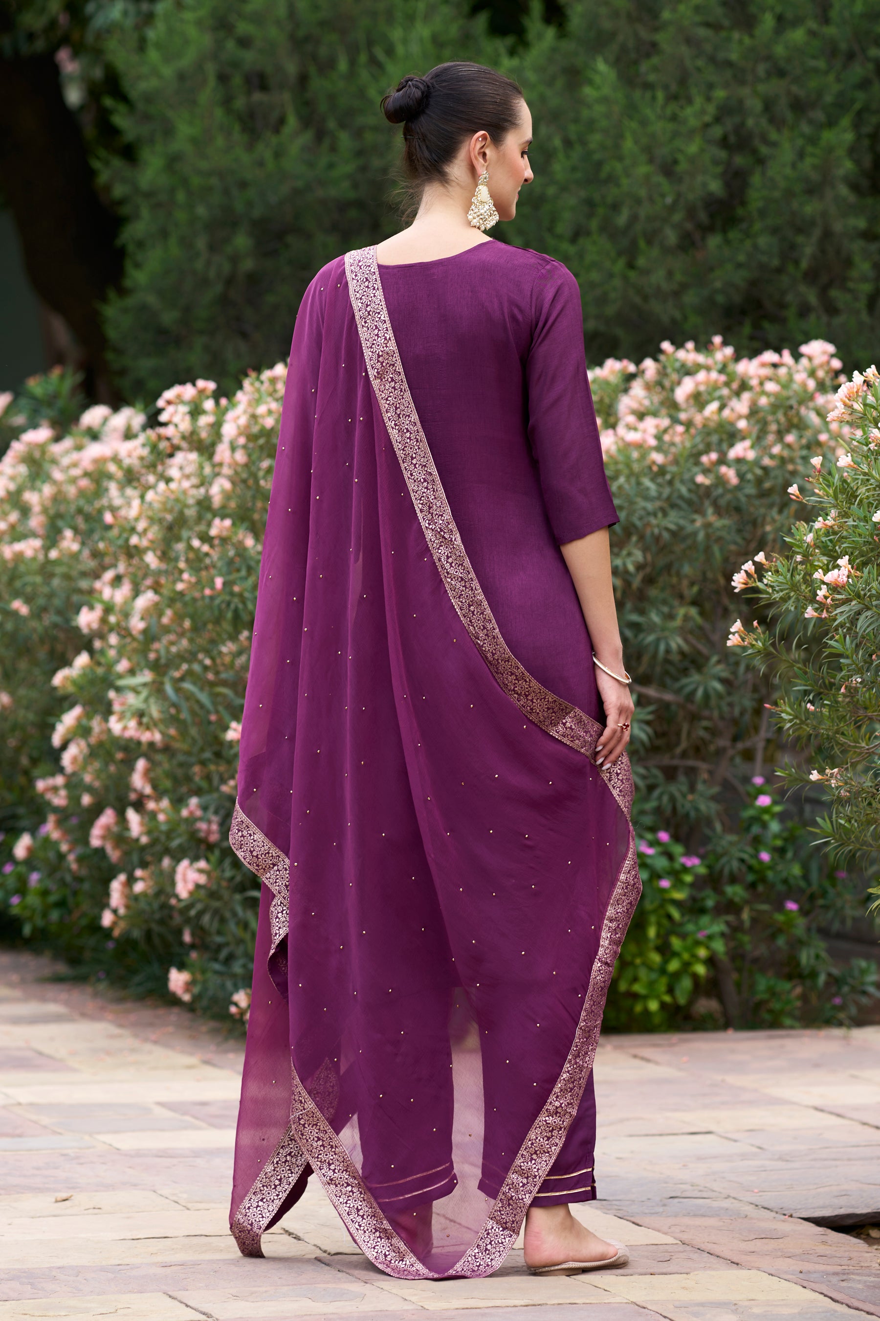 Radha Women Kurta and Pant Sets Dupatta Viscose Rayon Silk Blend with Handwork