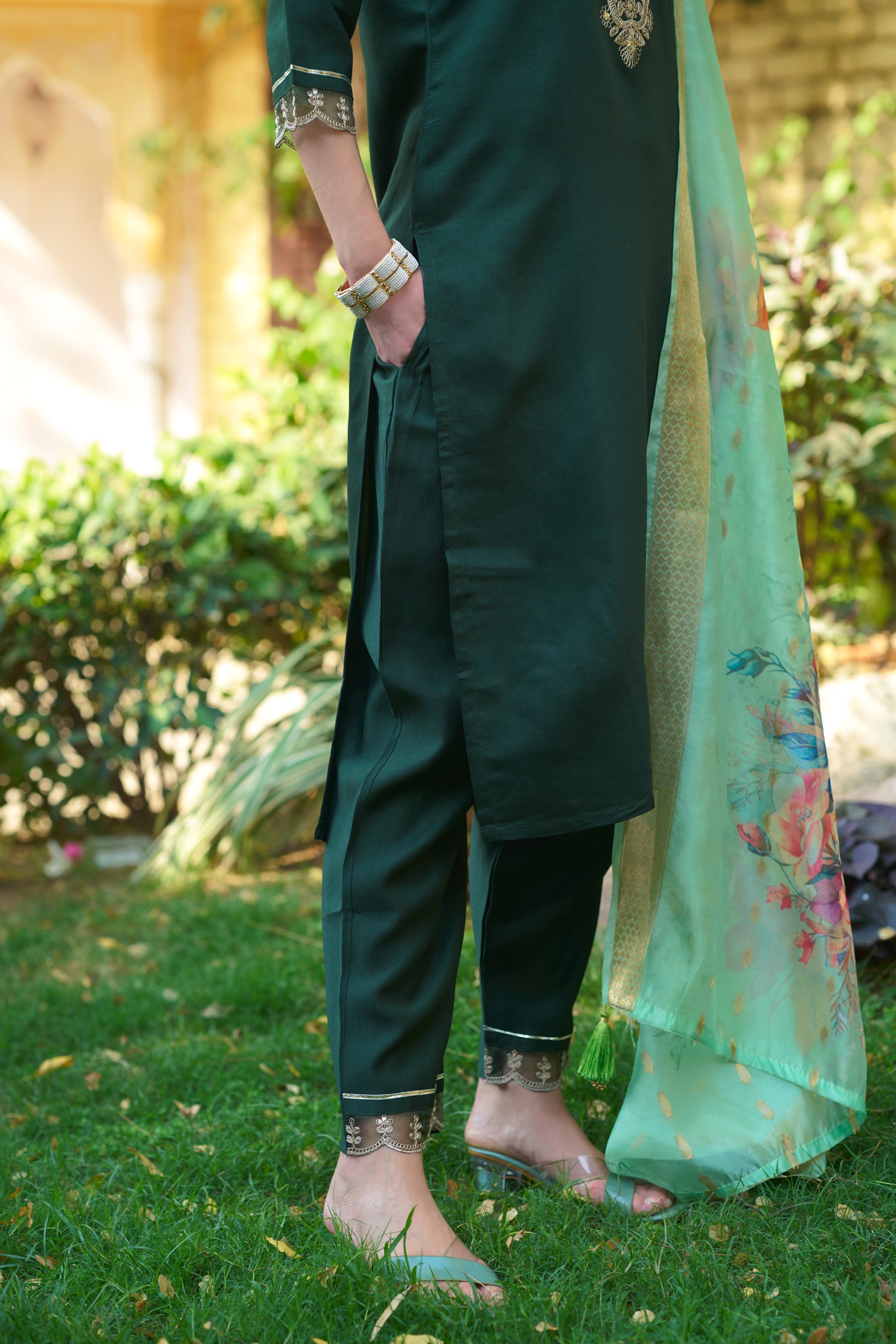 Zivaah Women Kurta and Pant Viscose Rayon Fabric