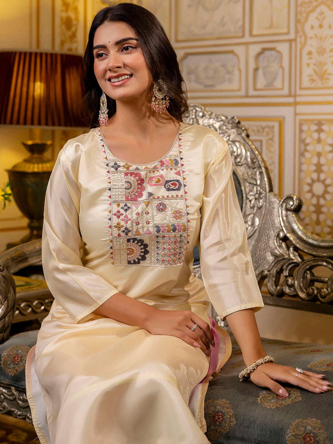 Ranjana  Women Embroidered shimmer Silk Blend Straight Kurta