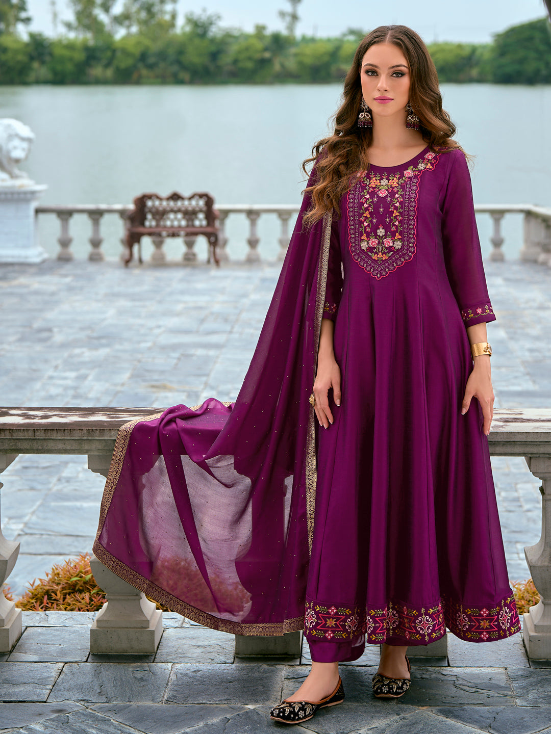 Kritavi   Women Silk Blend Kurta Pant Dupatta Set