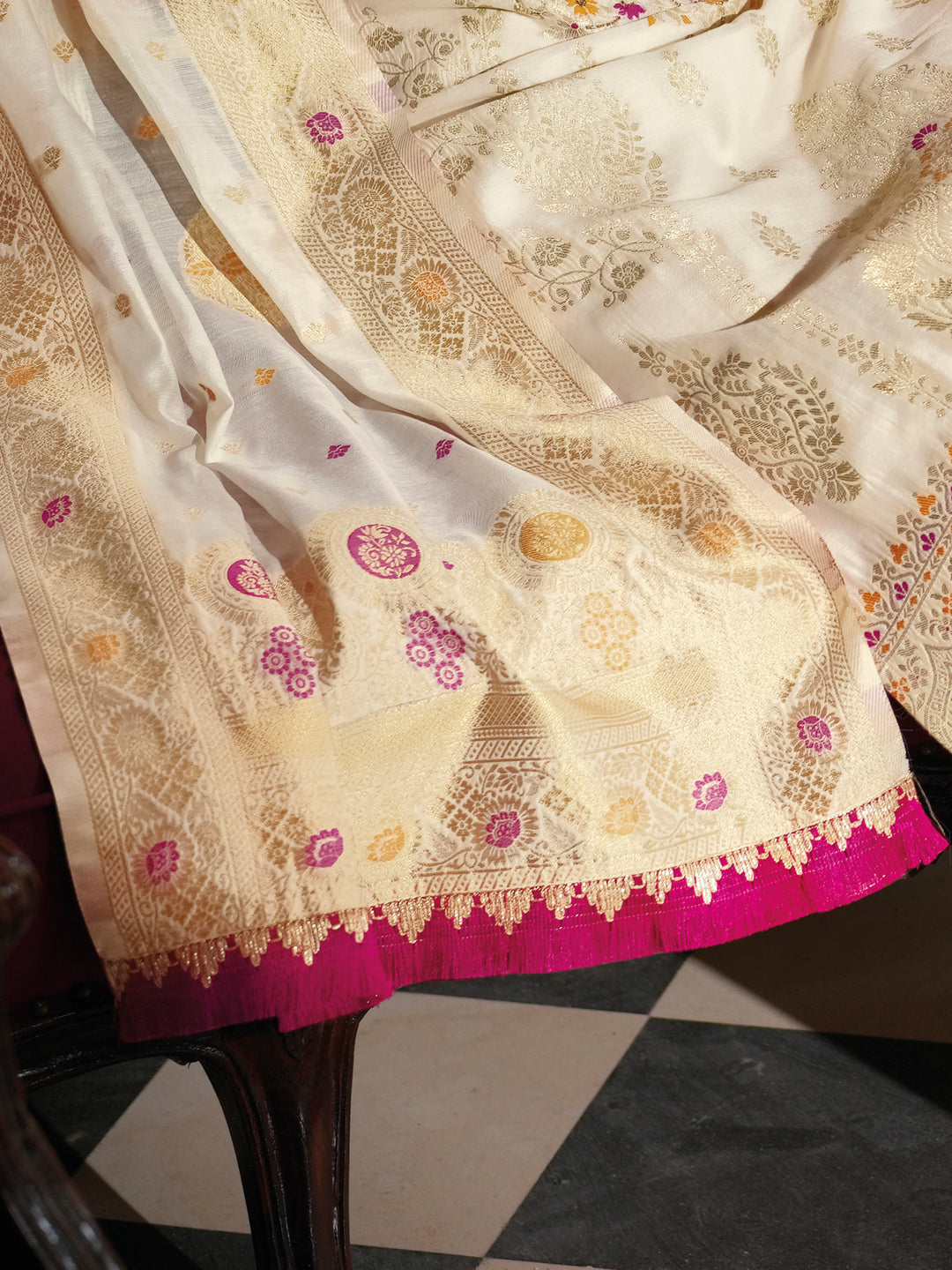 Shalu Women Silk Blend Kurta Pant Dupatta Set