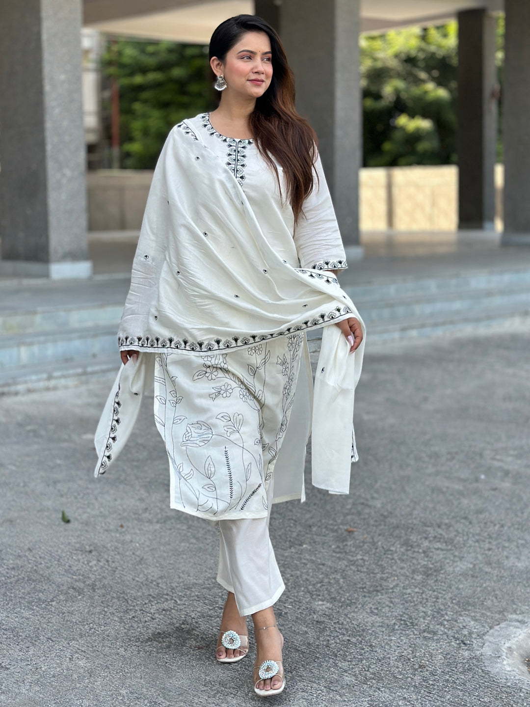 Shruta White Kurta and Pant Dupatta Sets Silk Blend Fabrics with Embroidery