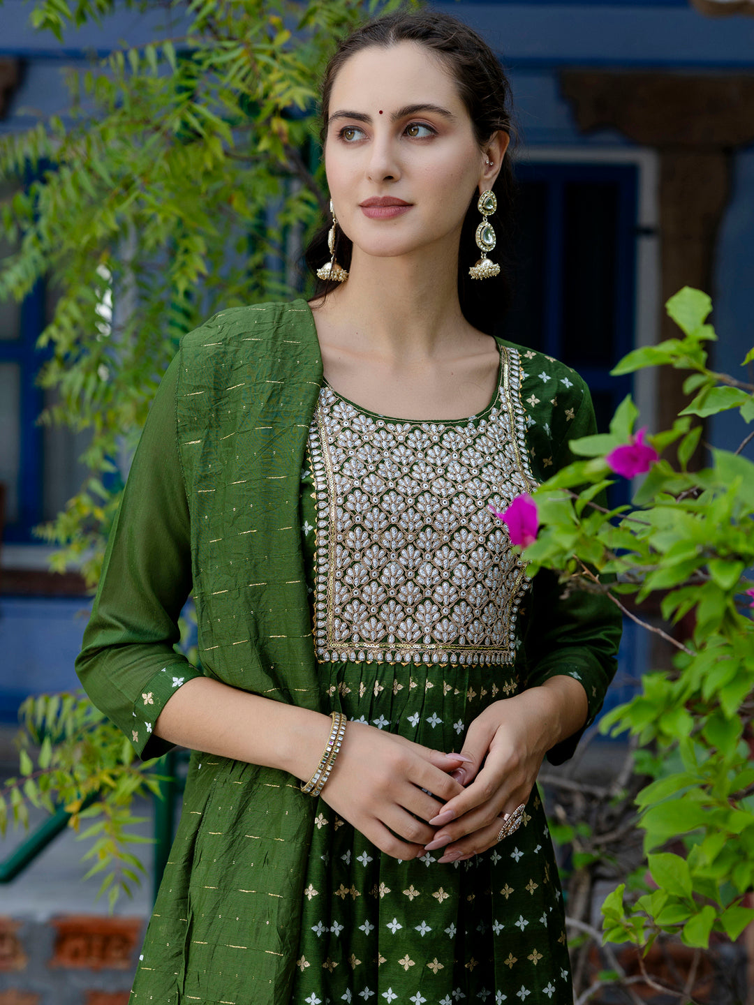 10 Ways to Style Your Ethnic Kurta Set for Every Occasion