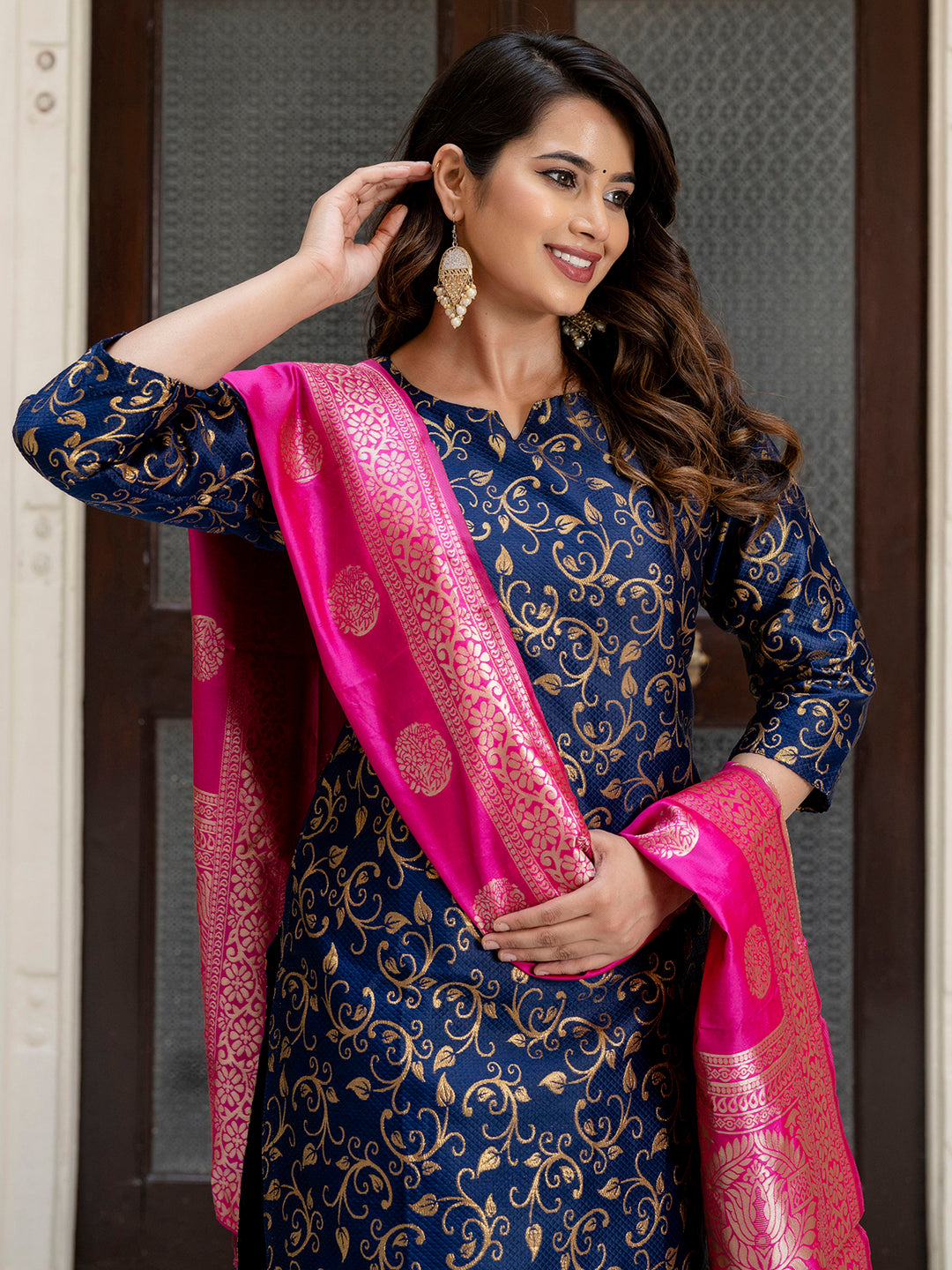 The Ultimate Guide to Pairing Dupattas with Your Kurta Set