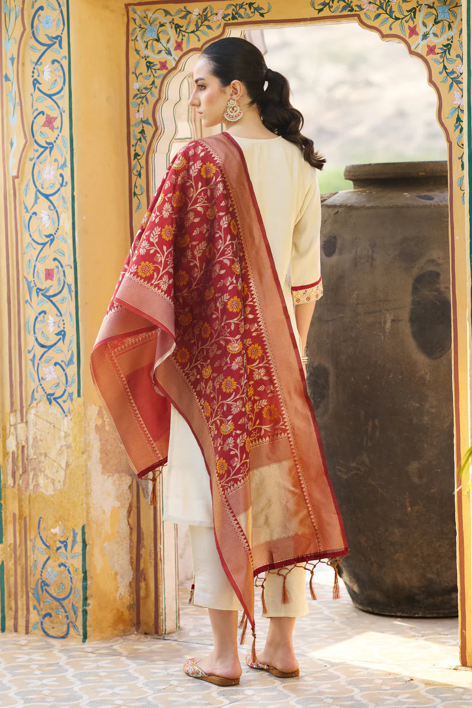 10 Best Hairstyles for Saree