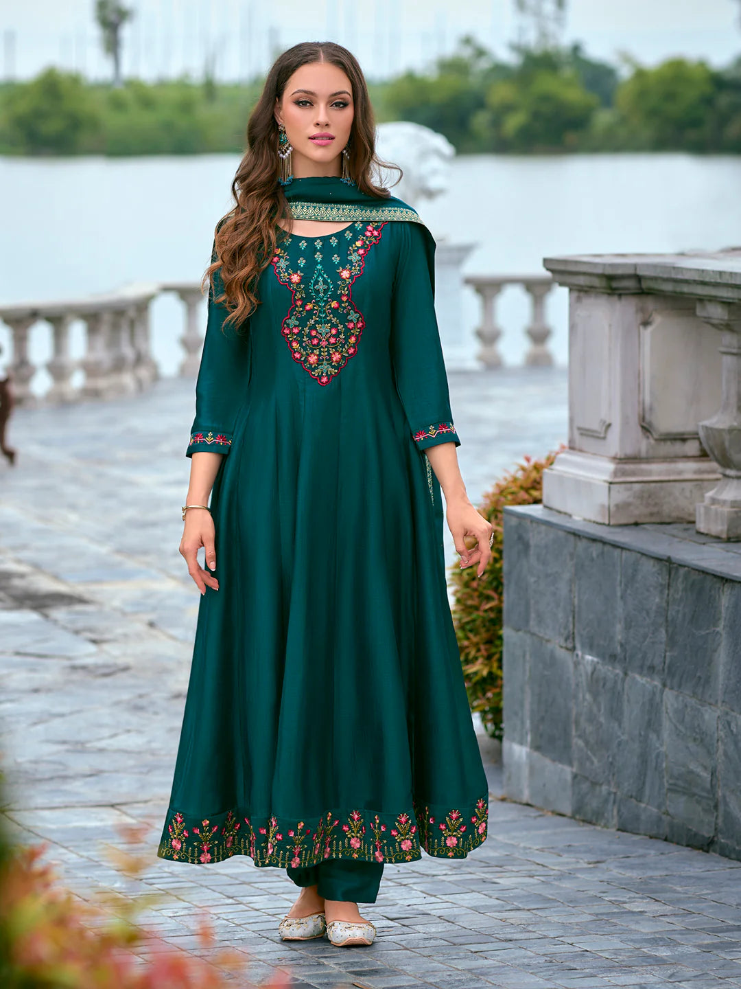 12 Trendy front neck design for Kurti