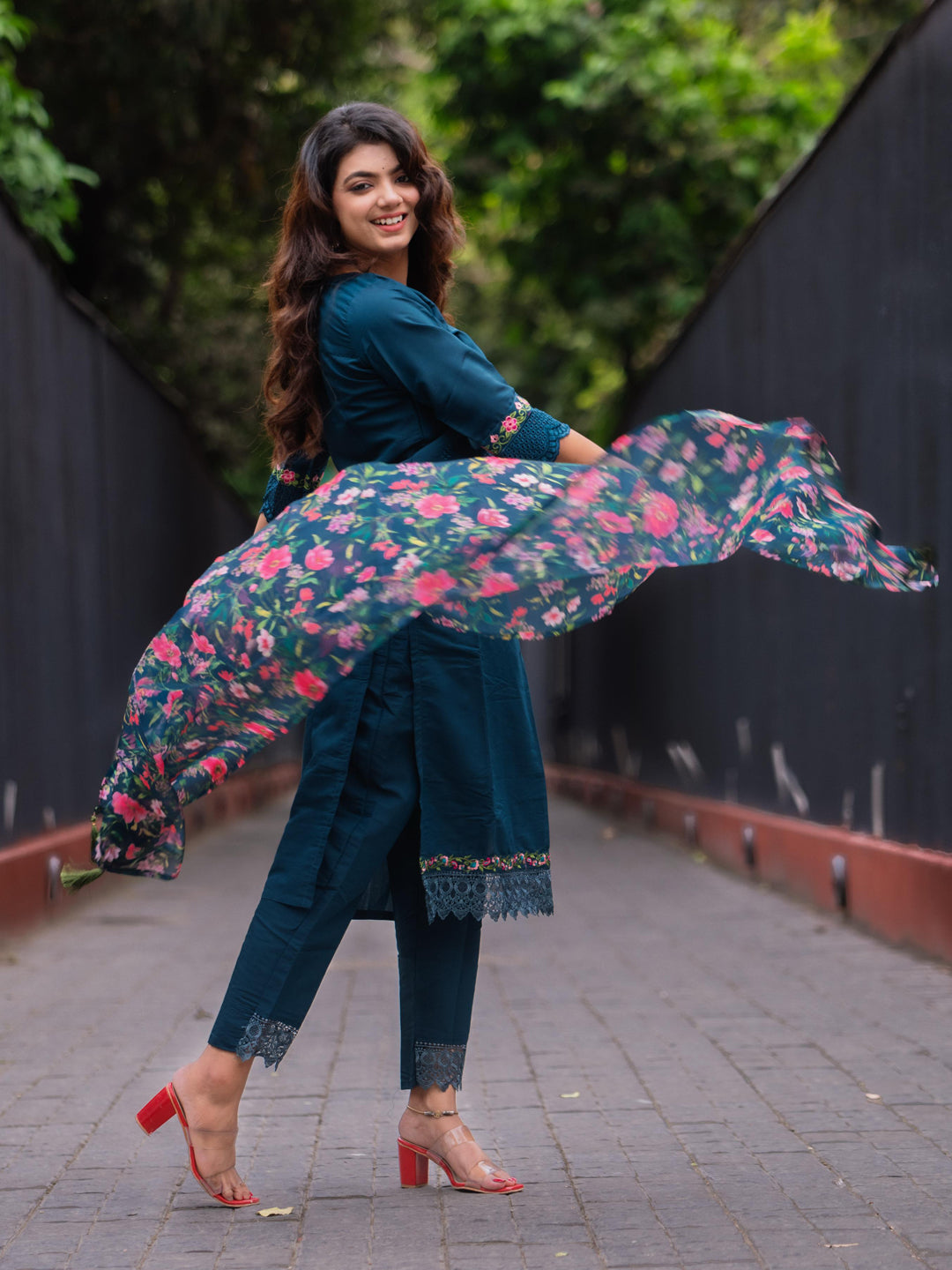 Refresh Your Traditional Wardrobe For This Festive Season