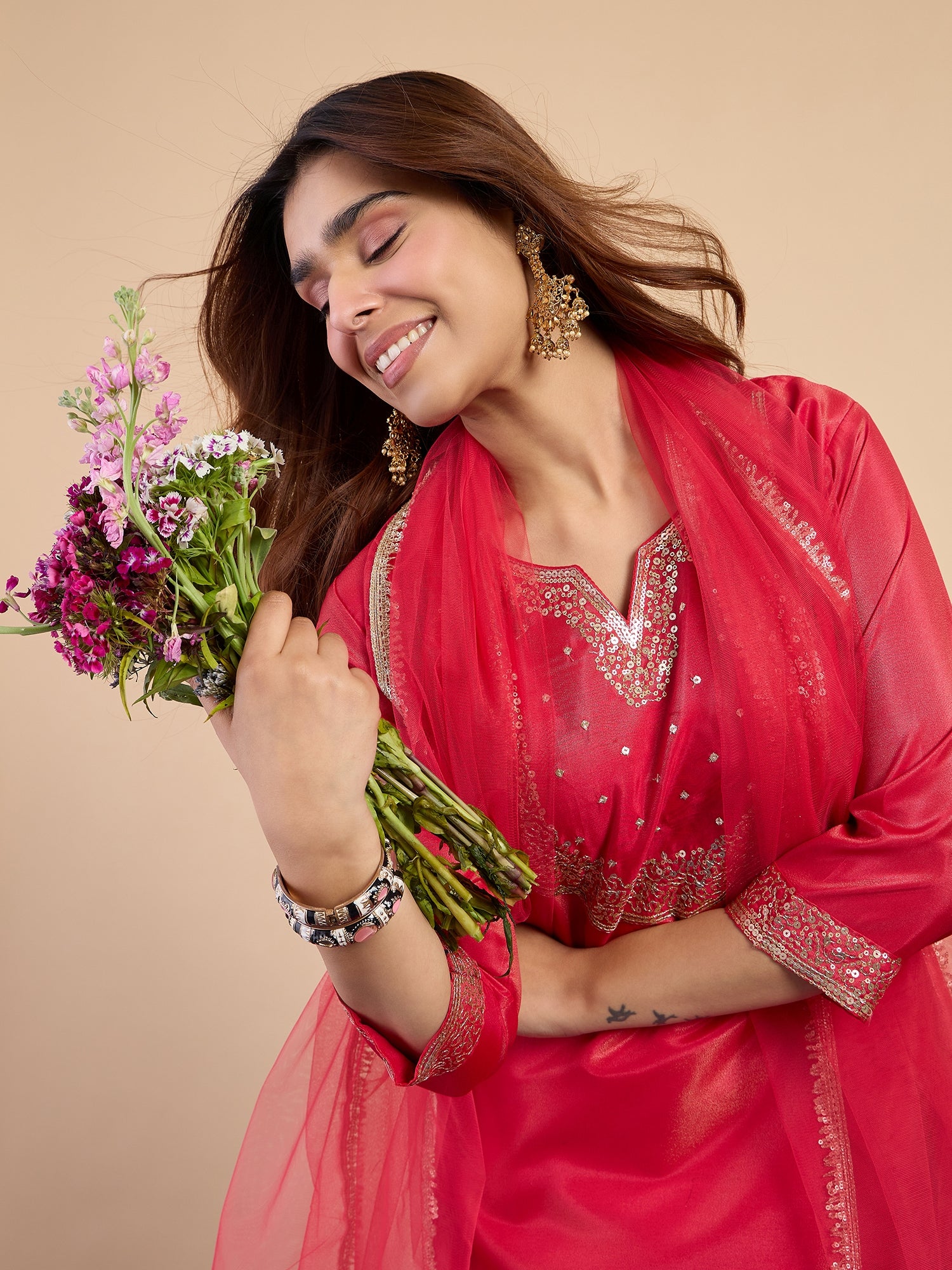 Isha Women's Pink Festive Kurta Set with Sheer Lace Border Dupatta
