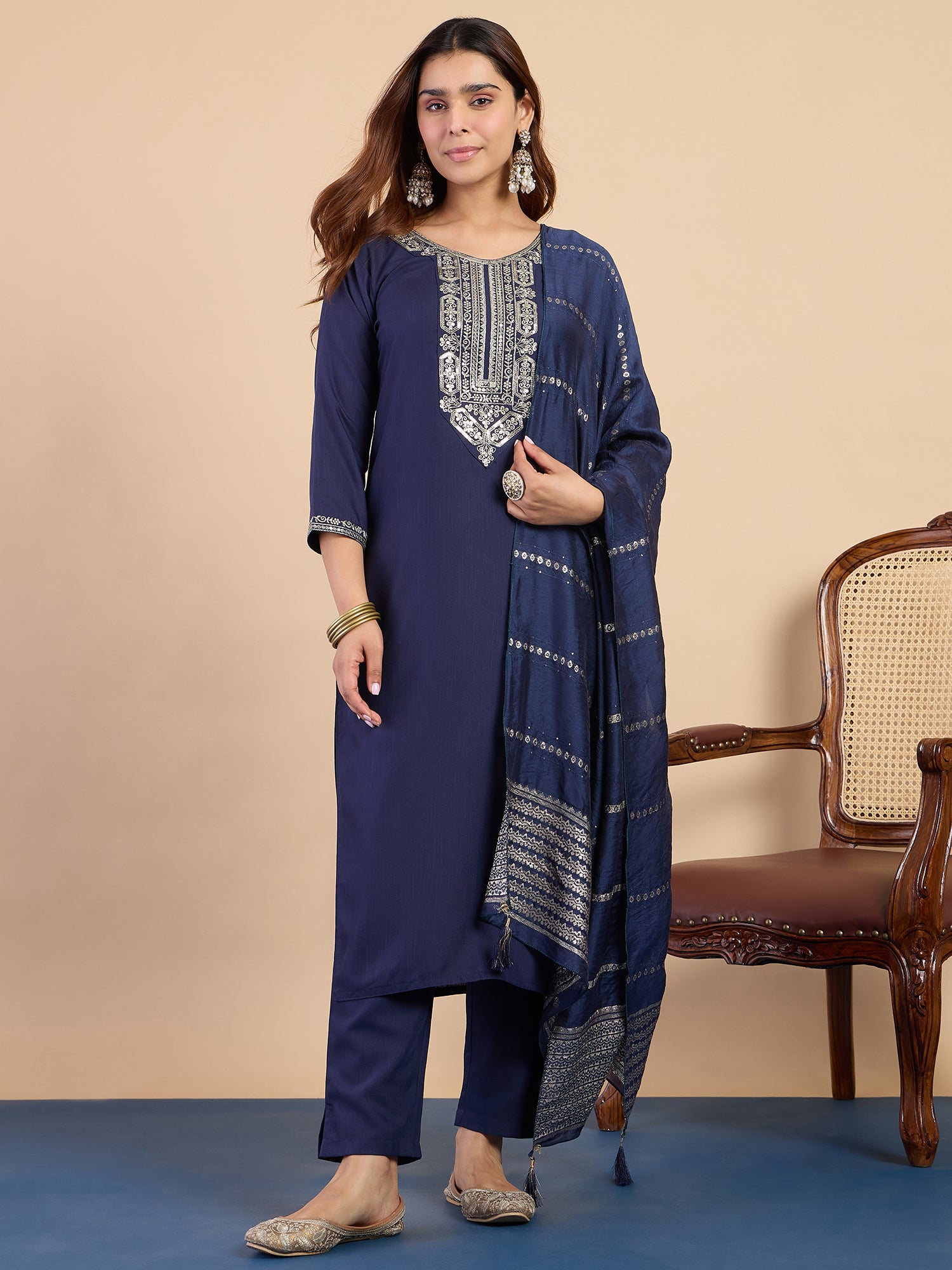 VredeVogel Dames Viscose Rayon Geborduurde Kurta met Broek VredeVogel Dames Viscose Rayon Geborduurde Kurta met Broek