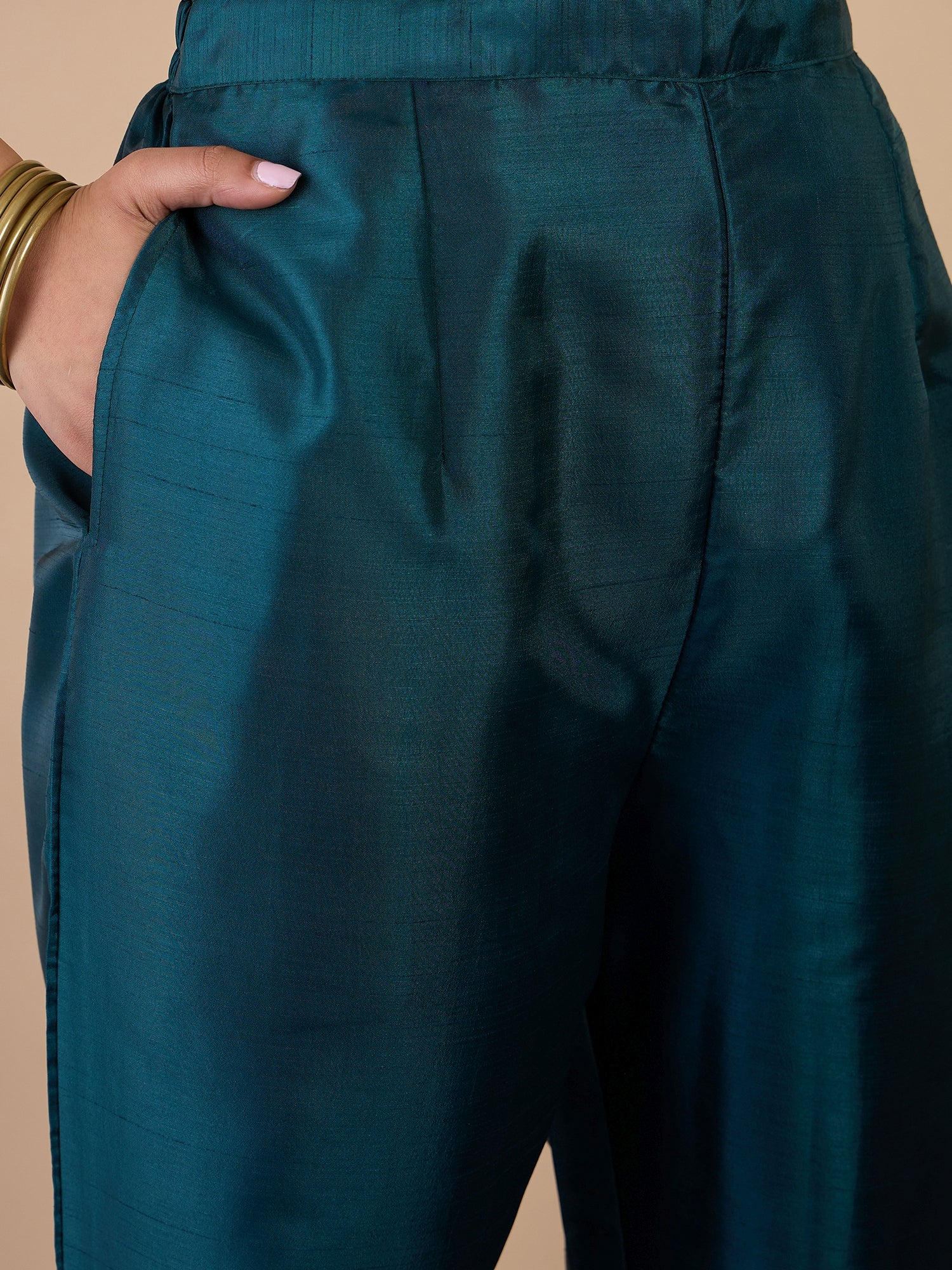 Tanvi Women's Sea Green Festive Embroidered Yoke Straight Kurta Pant Set