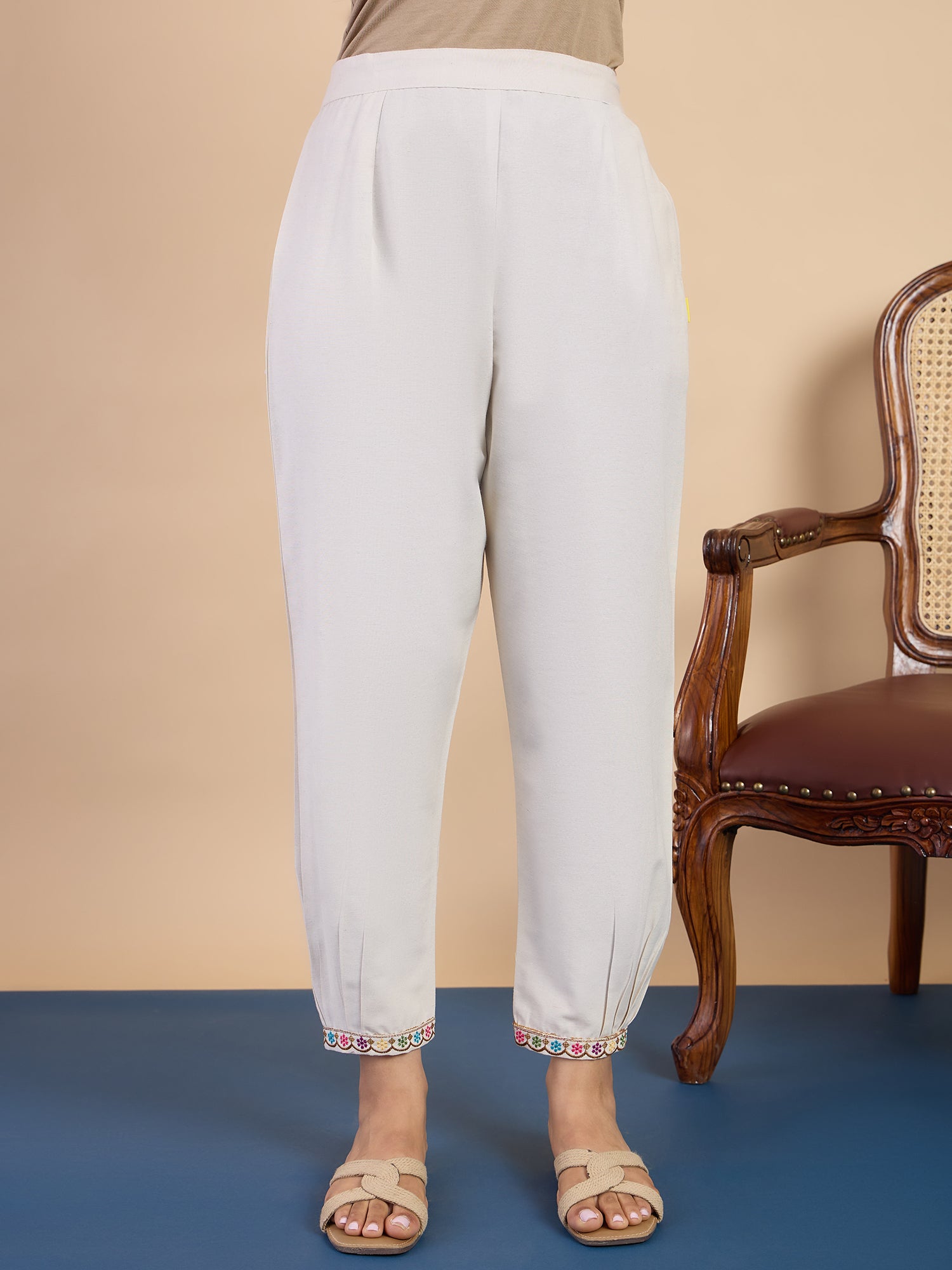 Ravira Off-white Women's Designer Kurta Pant Set Premium Pattern