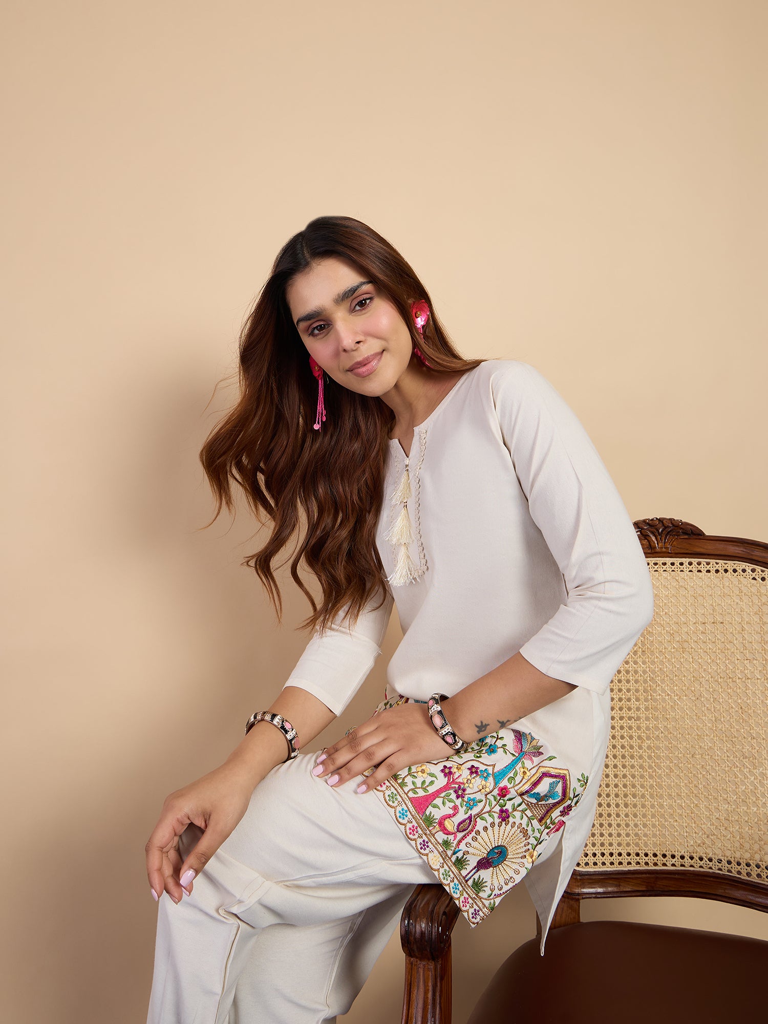 Ravira Off-white Women's Designer Kurta Pant Set Premium Pattern