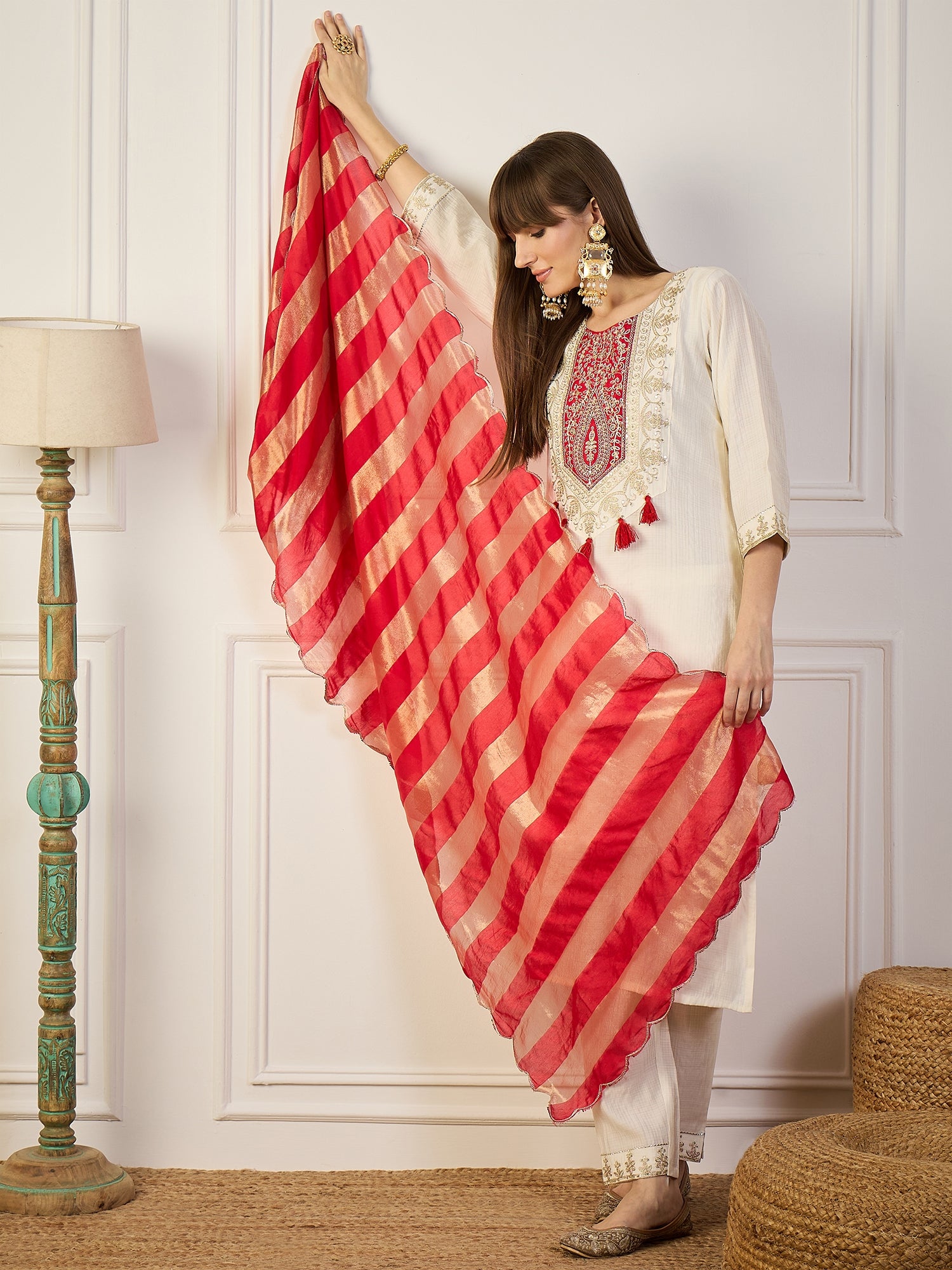 Charvi White Embroidered Silk Blend  Suit Set With Dupatta