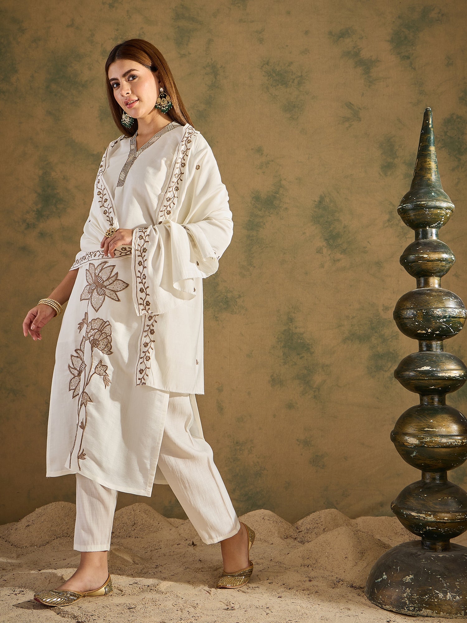 Vira White Kurta and Pant Dupatta Sets Silk Blend Fabrics with Embroidery