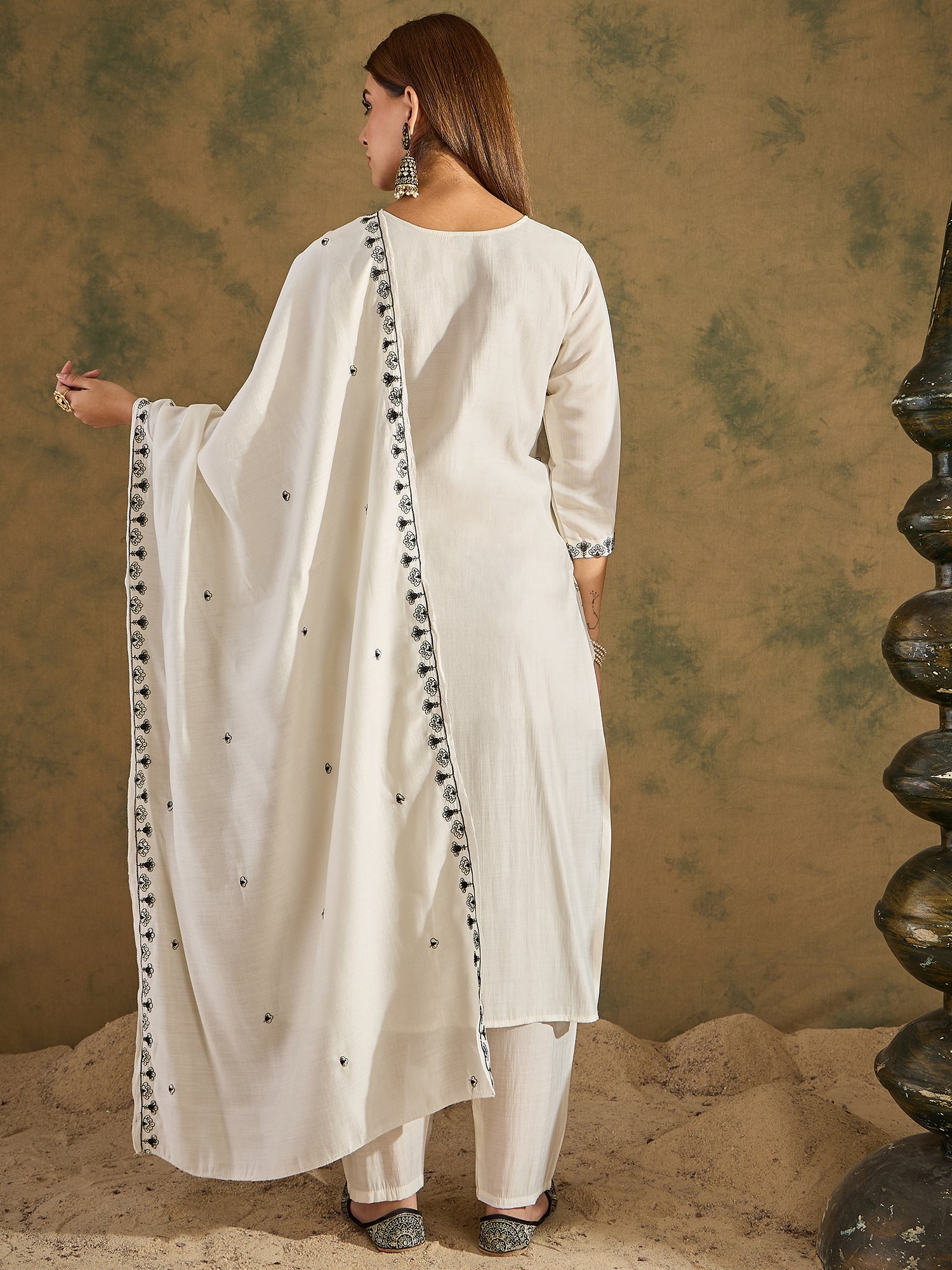 Shruta White Kurta and Pant Dupatta Sets Silk Blend Fabrics with Embroidery