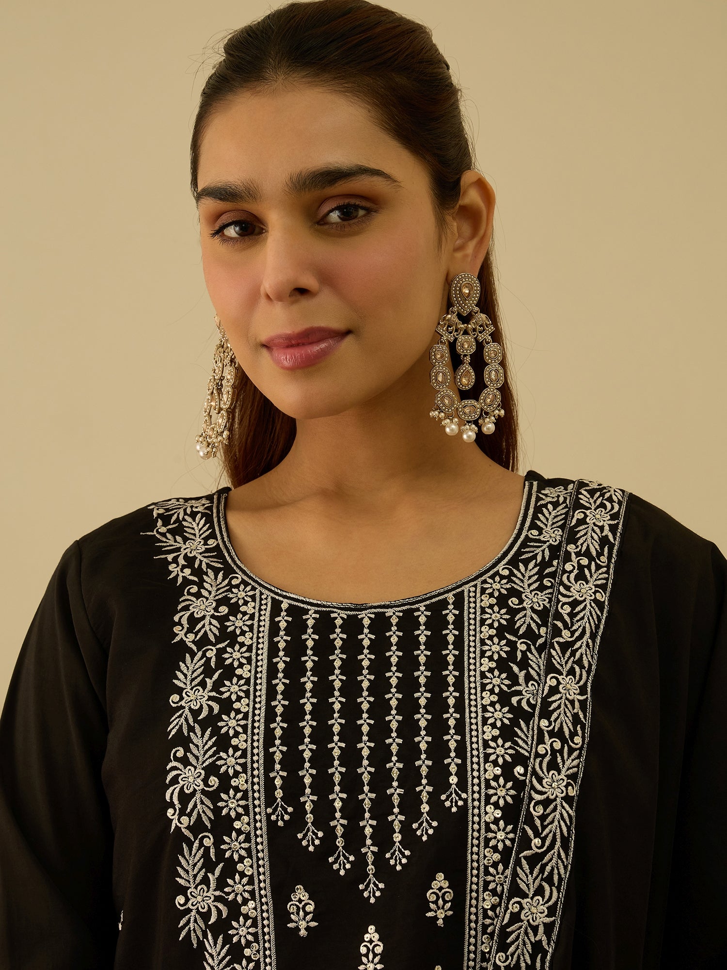 Drashti Women’s Viscose Roman Silk Embroidery Straight Kurta Pant with Dupatta Set