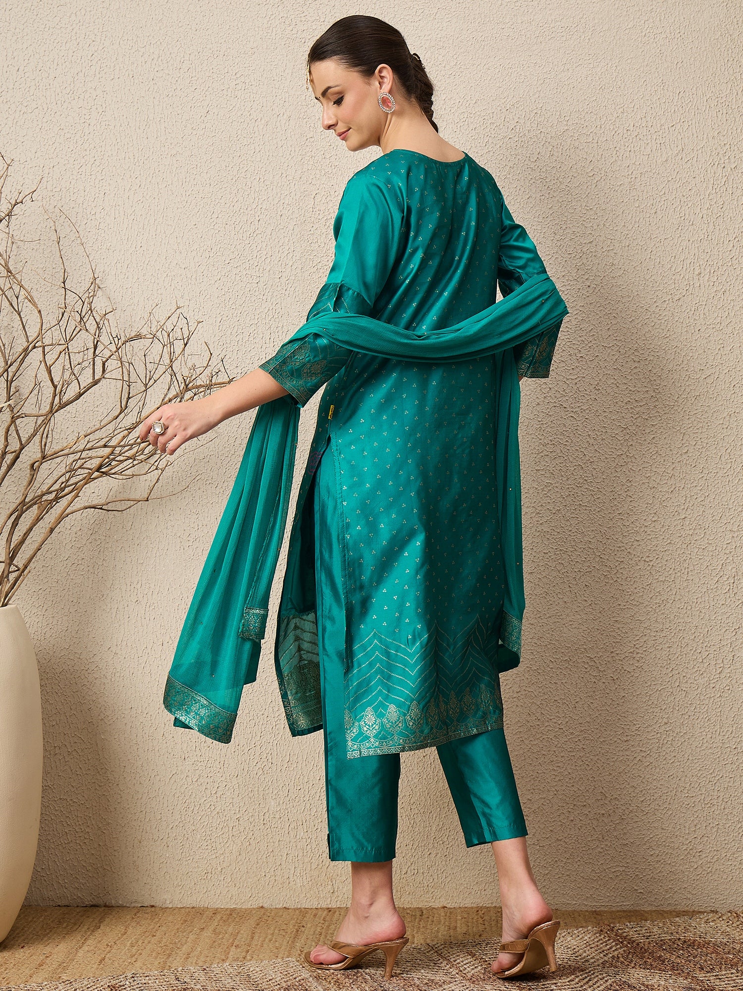 JashnVibe Rama Women Cotton Silk Blend Straight Suit Set with Handwork